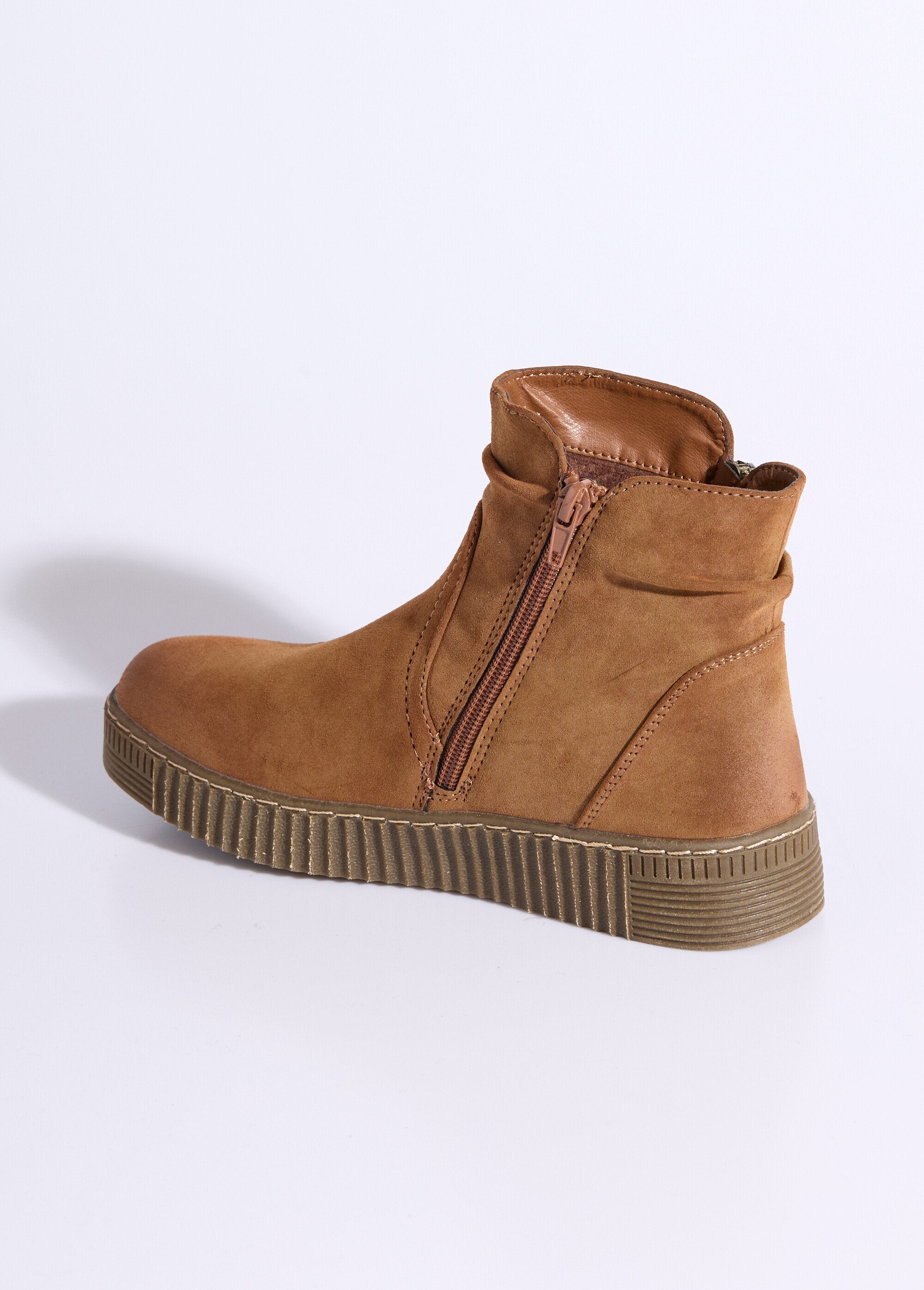 Suede_boots_with_wedge_sole_camel_DO1_slim