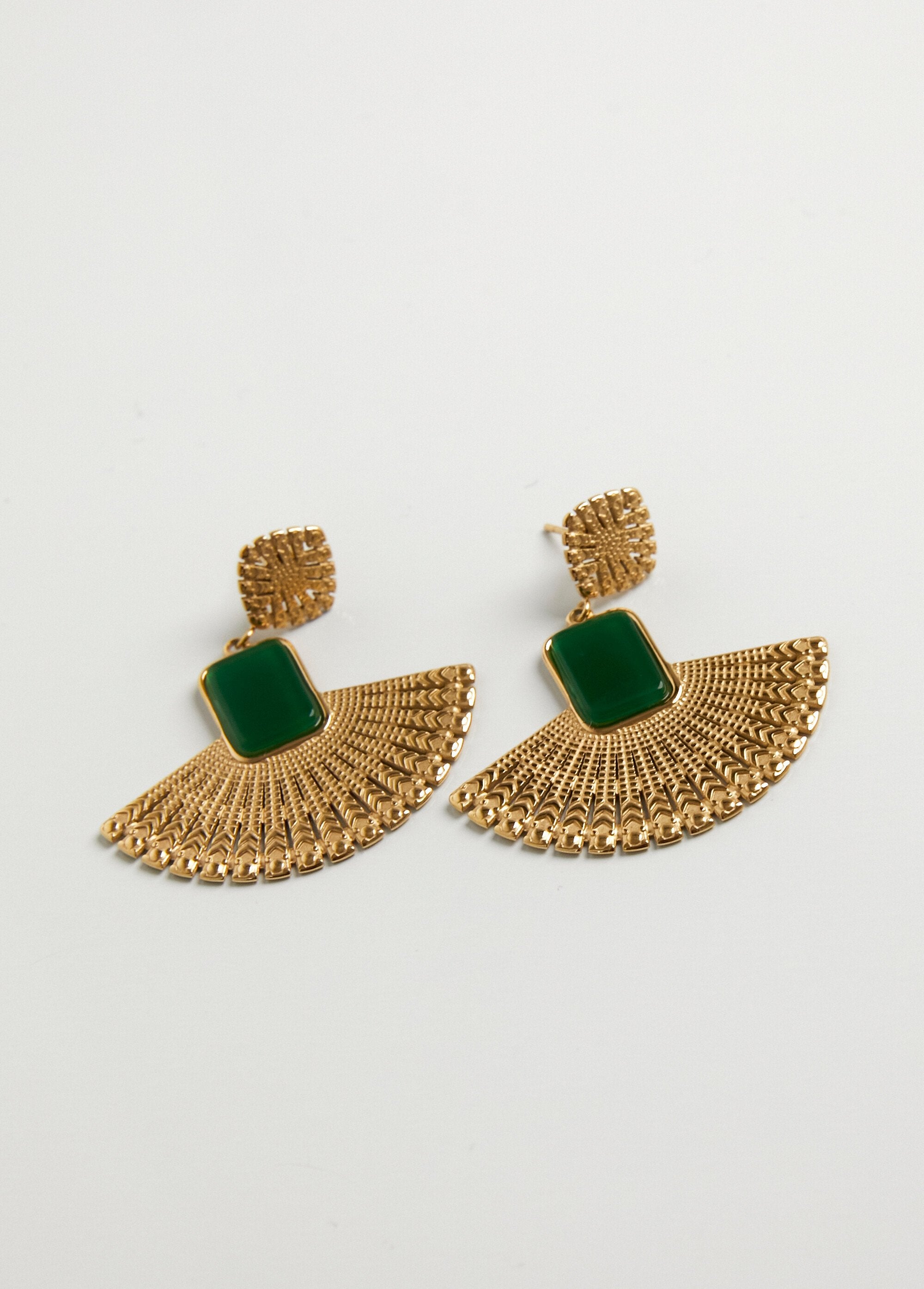 Fan-shaped_steel_earrings_Gold_and_green_DE1_slim