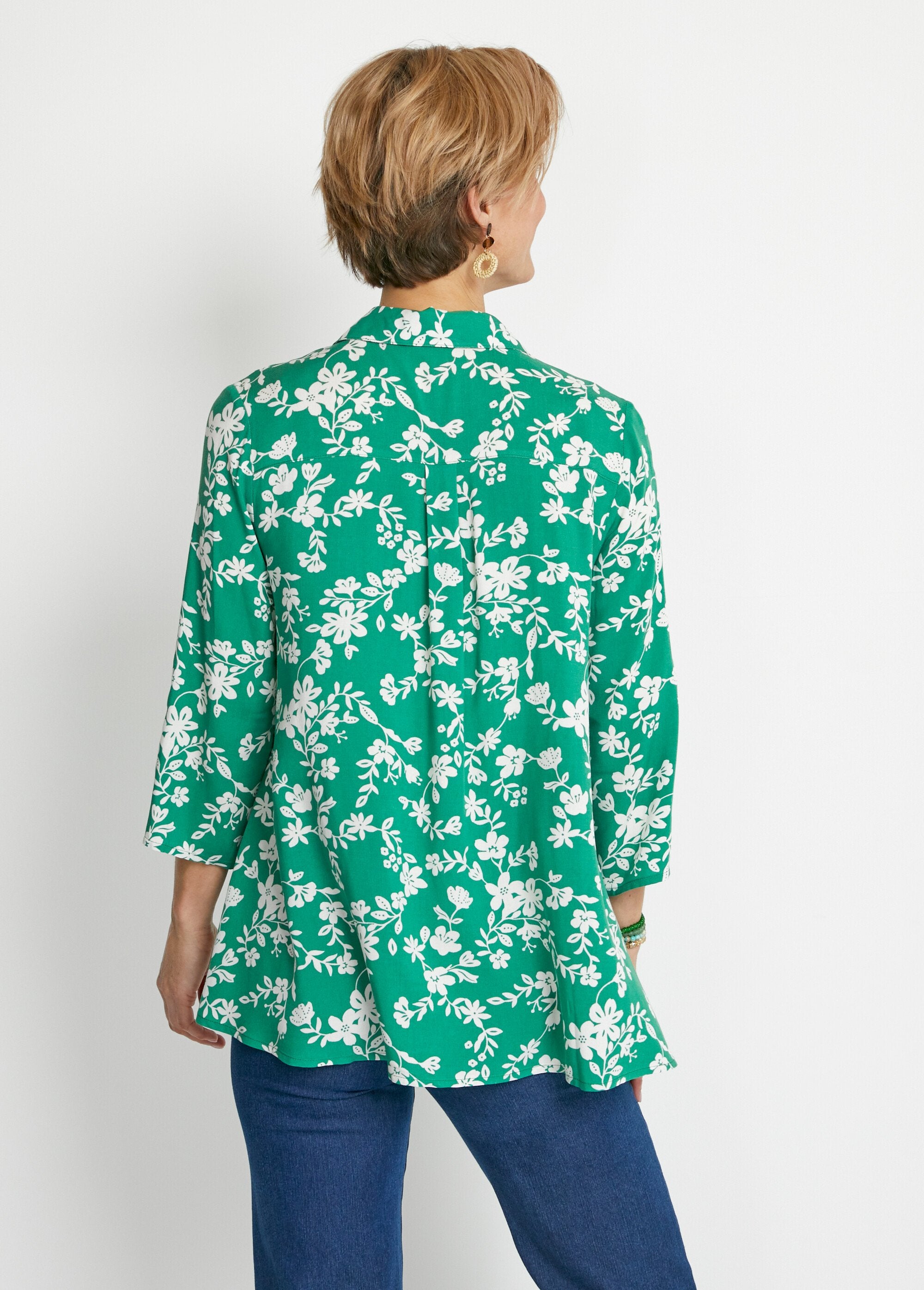 Printed_blouse_with_3/4_sleeves_and_longer_back_Green_and_white_DO1_slim