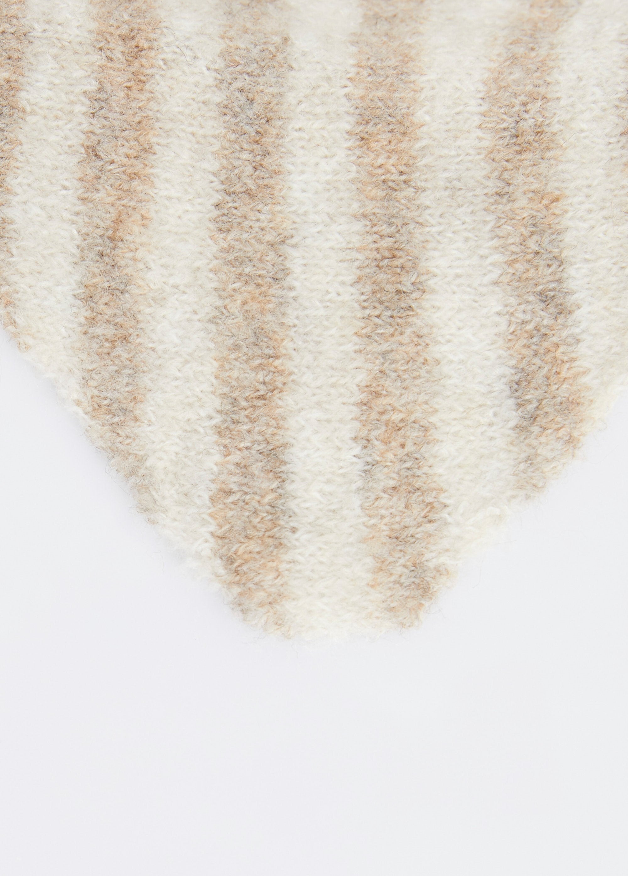 Striped_triangle_scarf,_with_wool_Mole_DE1_slim