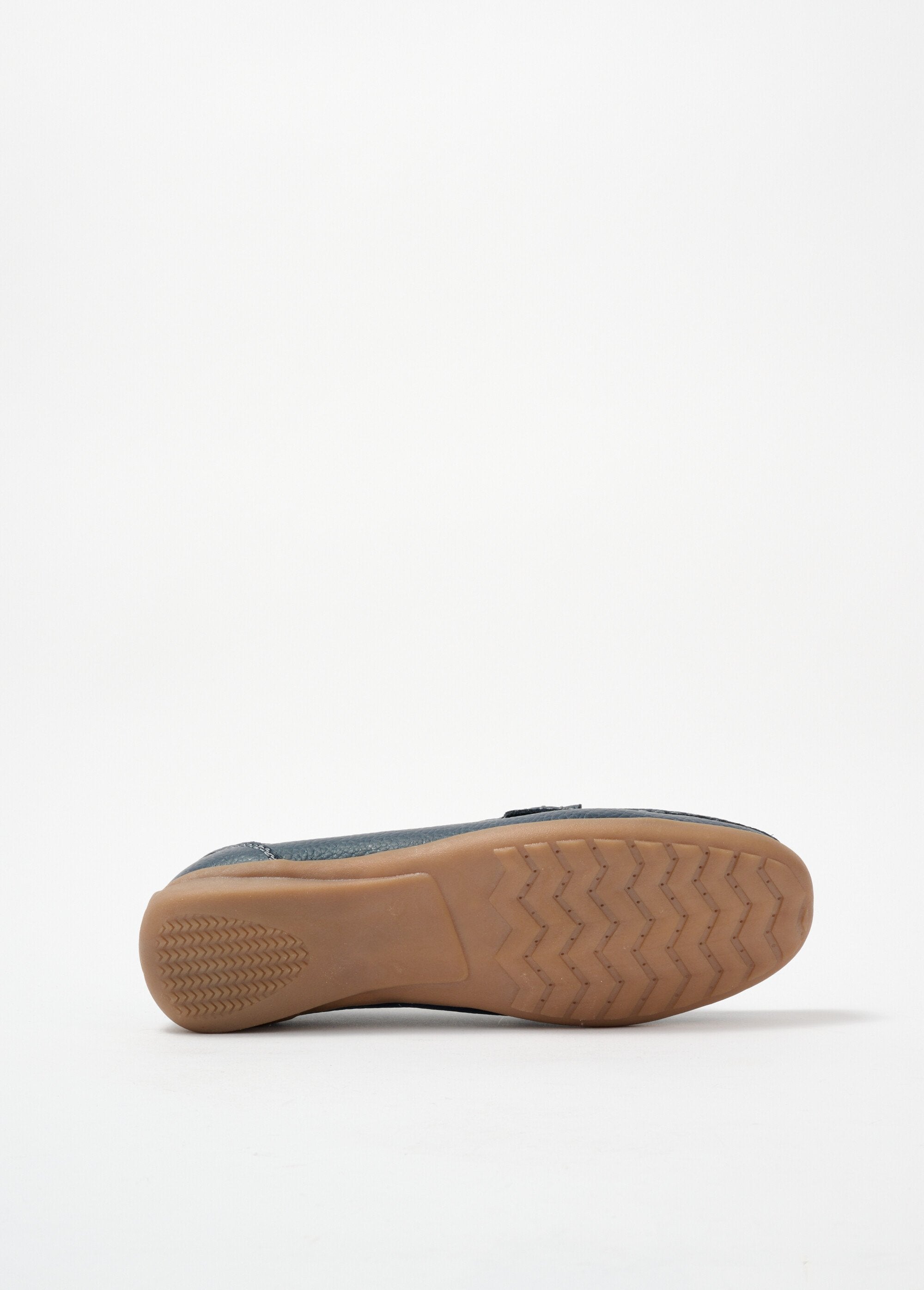 Metal_detail_loafers_with_non-slip_sole_Marine_UN1_slim