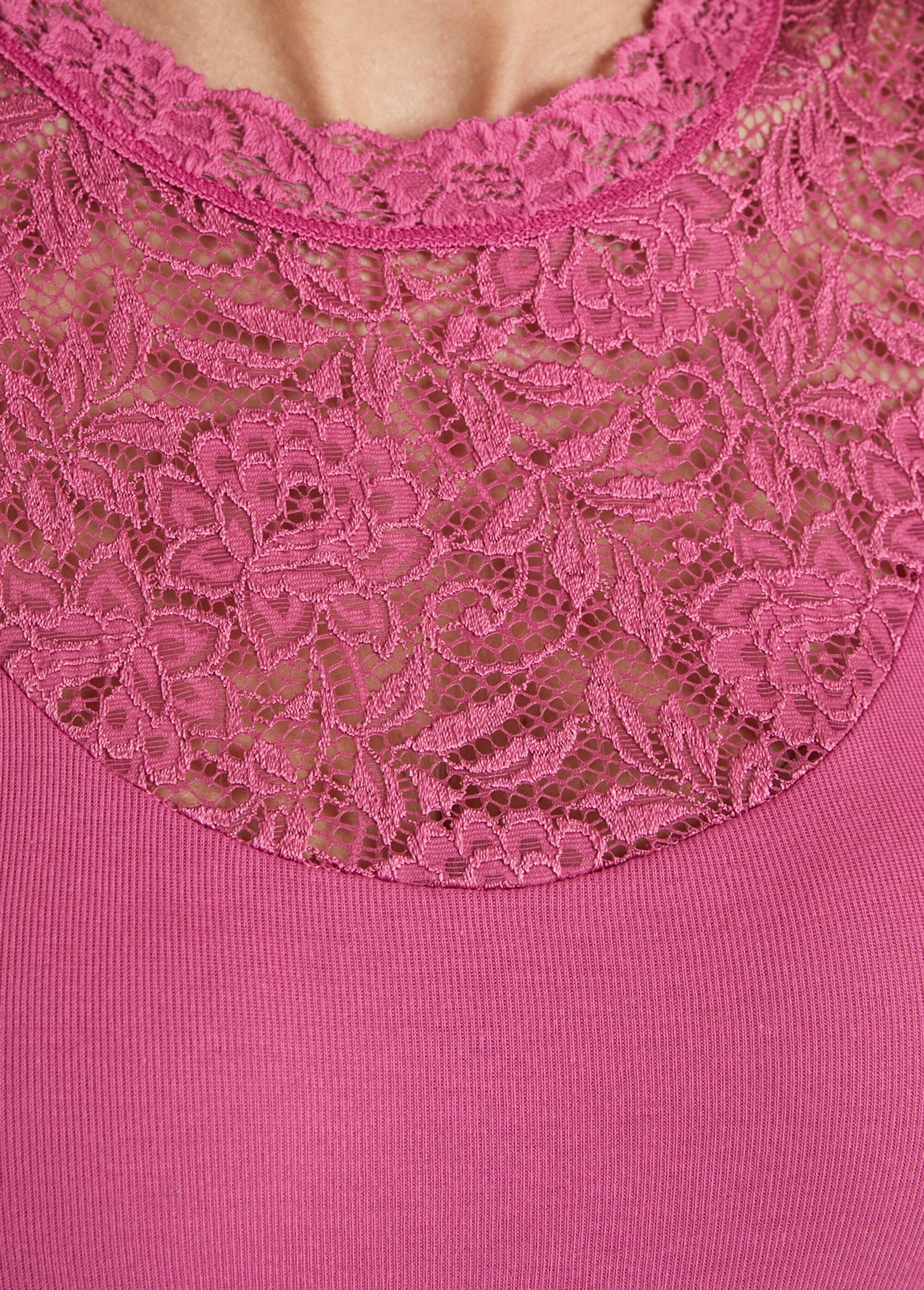 Short-sleeved_lace_undershirt_Peony_DE1_slim