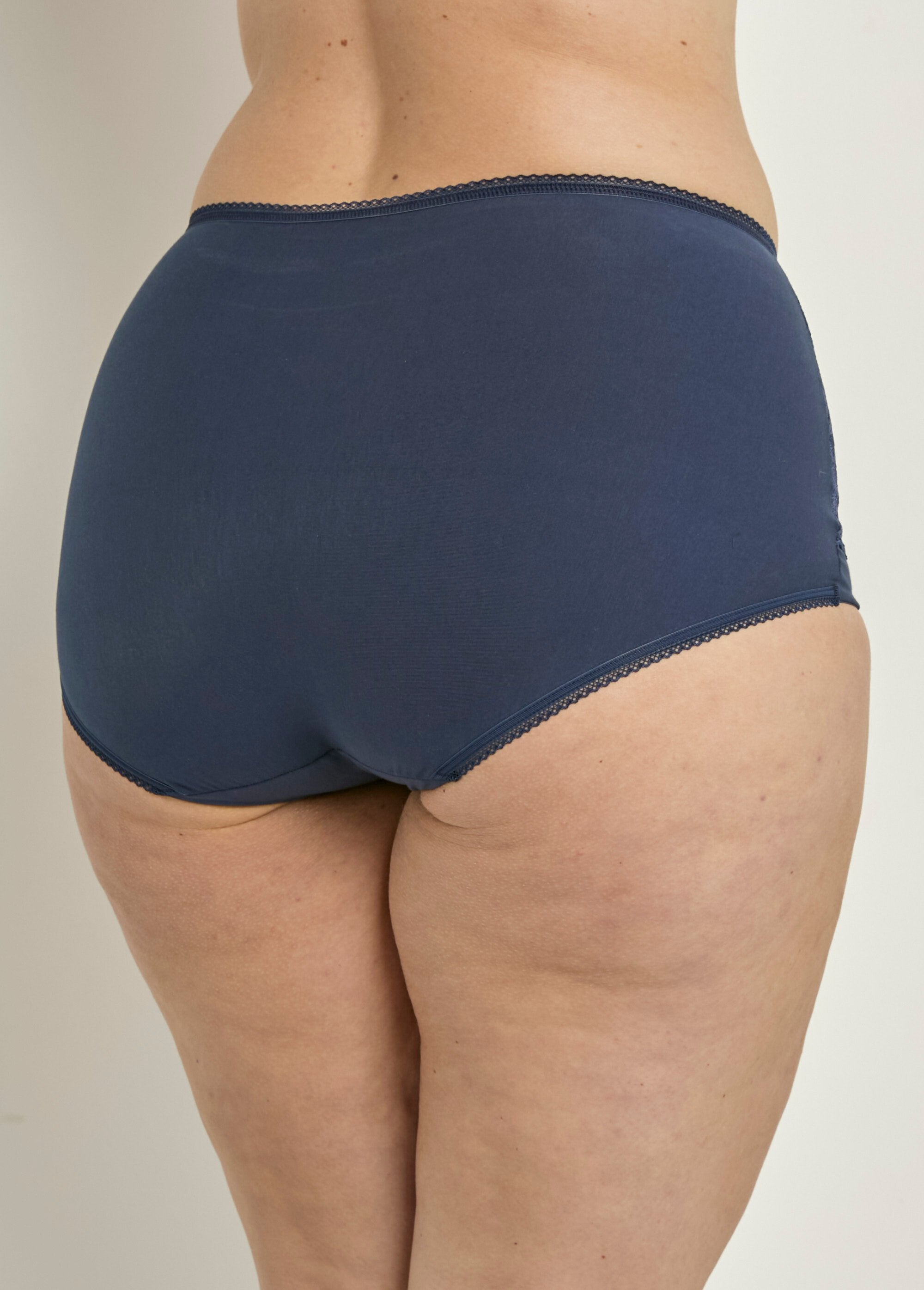 High-waisted_lace_panty_girdle_Marine_DO1_curvy