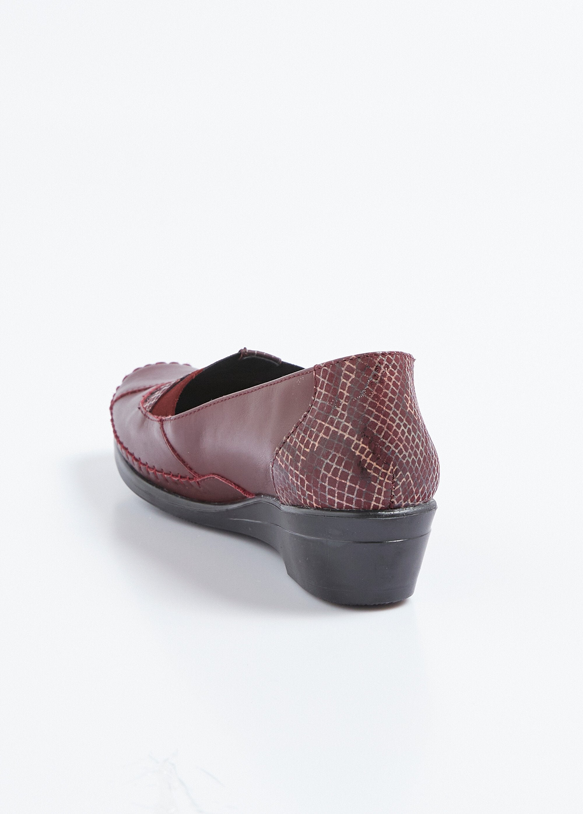 Elasticated_leather_loafers,_comfort_width_Bordeaux_DO1_slim