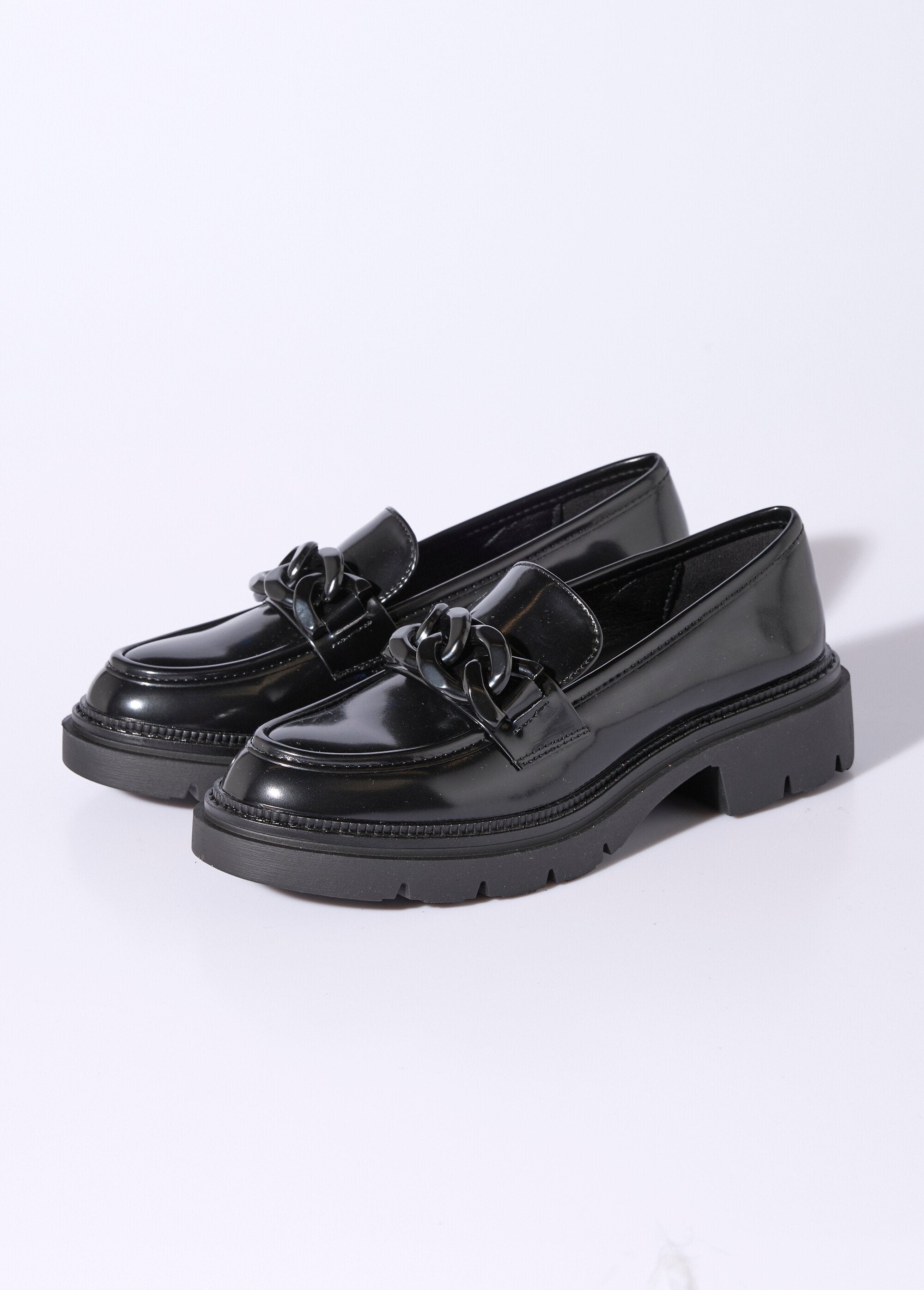 Chunky_style_loafers_with_metal_links_Black_DE1_slim