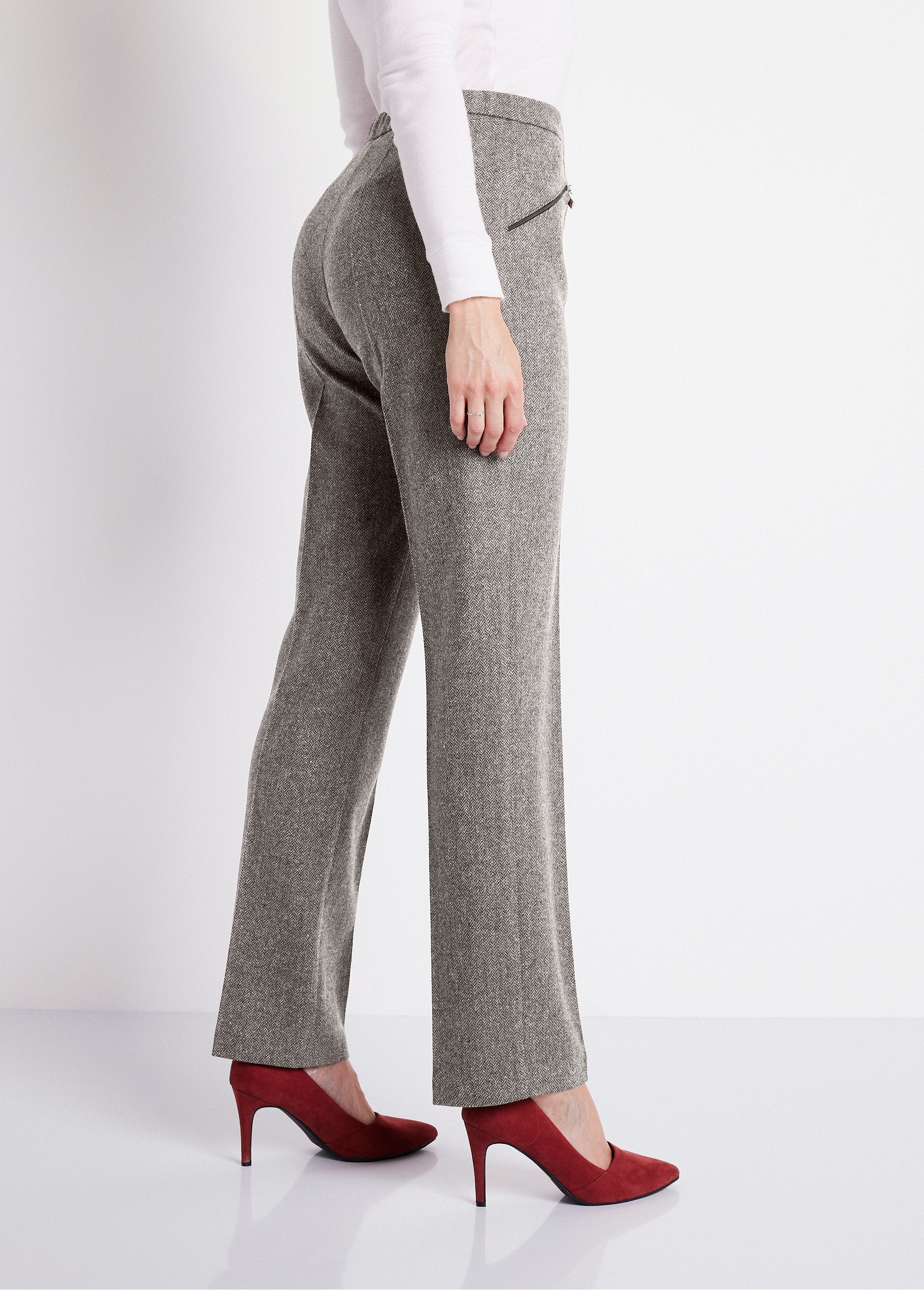 Herringbone_or_heather_pants,_75_cm_inseam_Gray_chevrons_DR1_slim