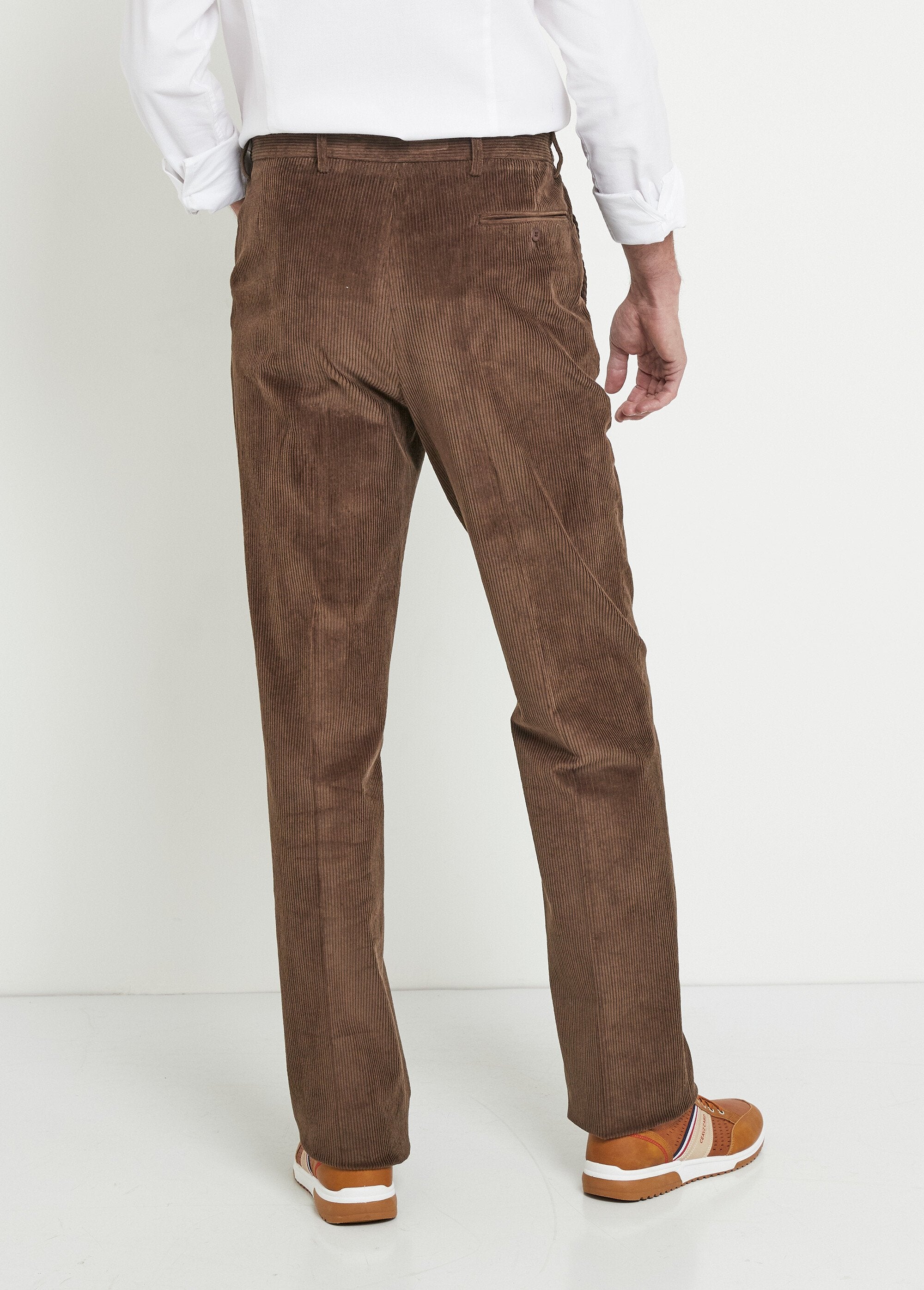 Straight-leg_pants_with_comfort_elastic_waistband_Brown_velvet_DO1_slim