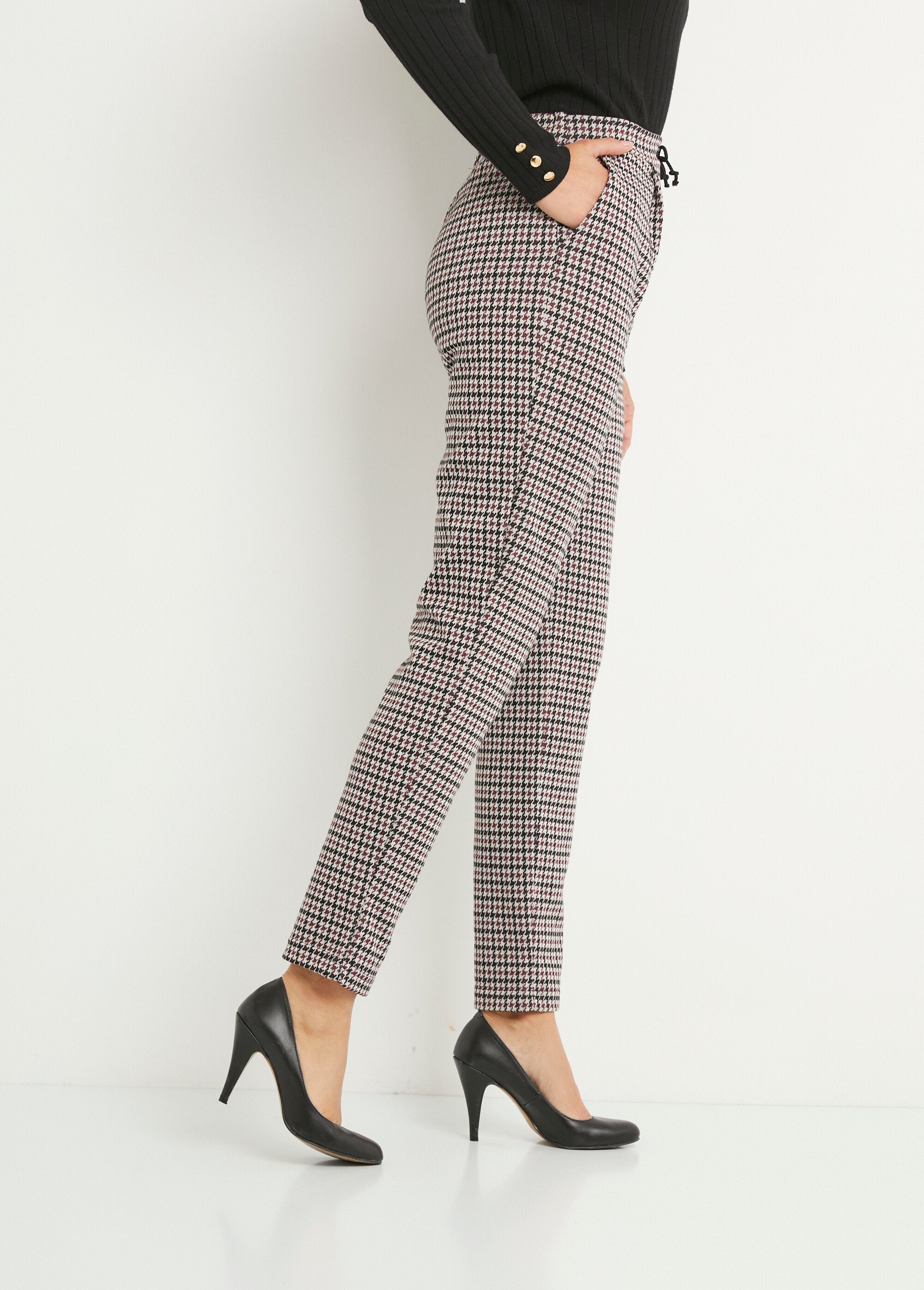 Straight-leg_stretch-knit_pants_Bordeaux_and_black_DR1_slim
