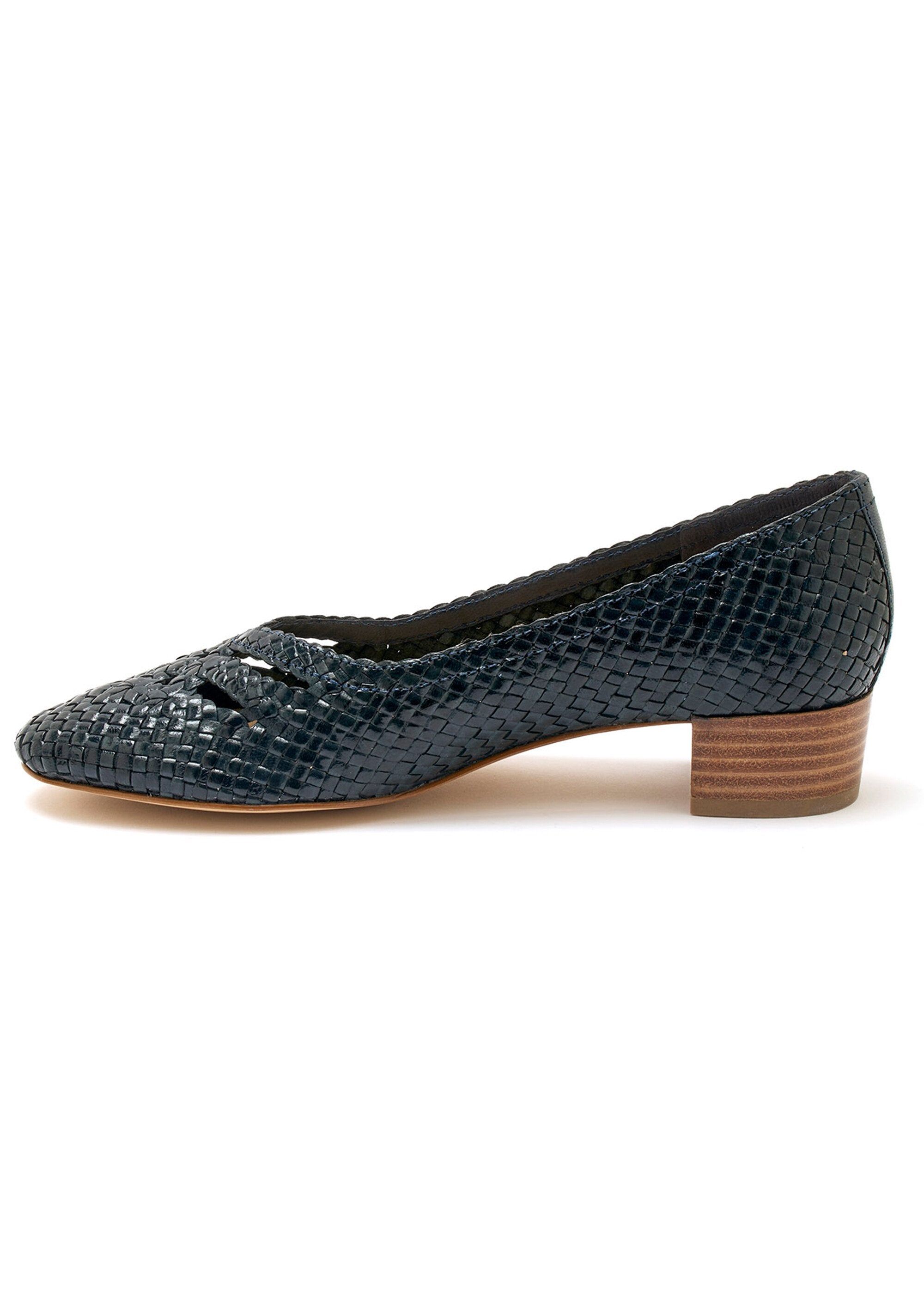 Comfort_width_braided_leather_pumps_Marine_GA1_slim
