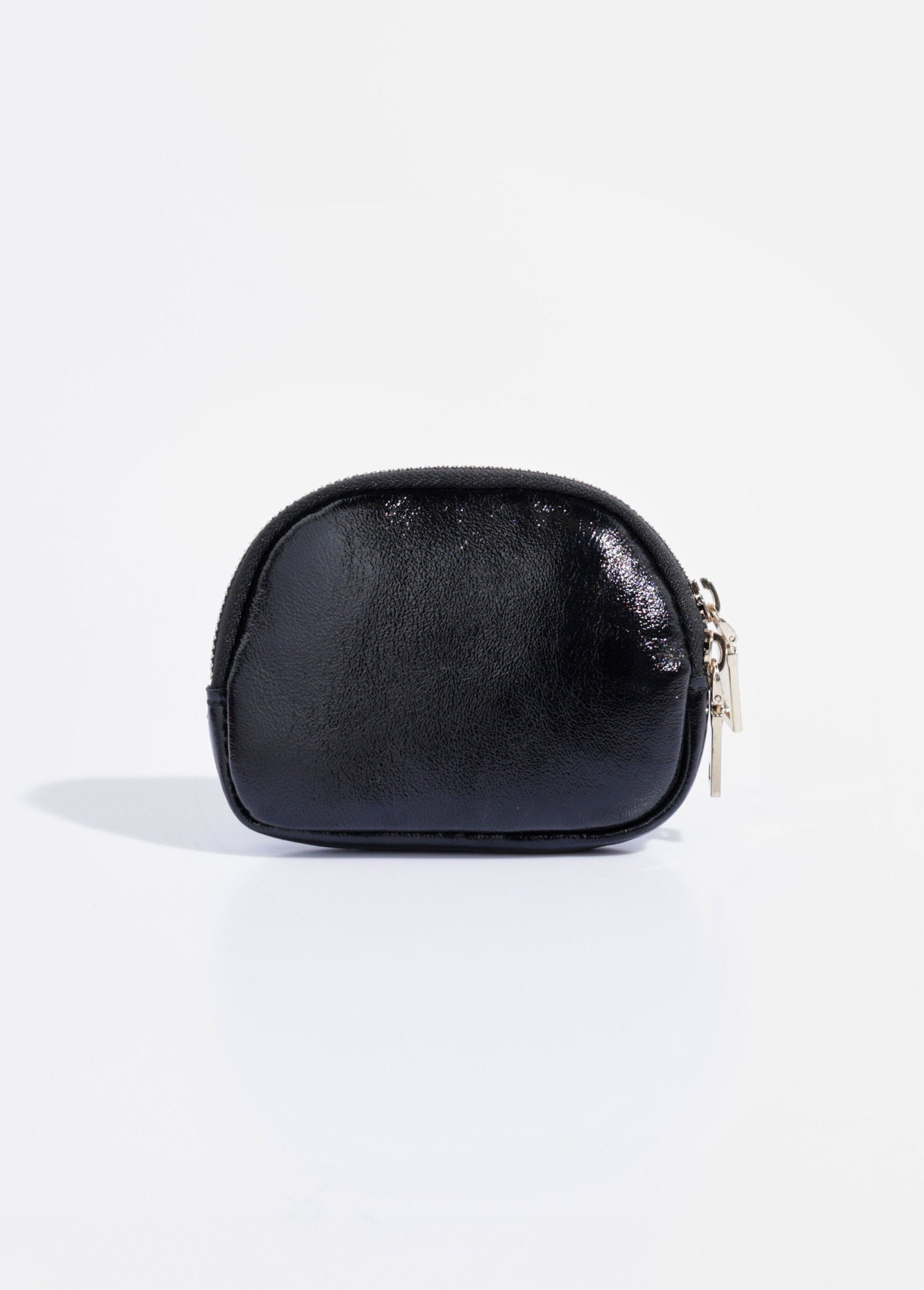 Shiny_leather_half-moon_purse_Black_FA2_slim