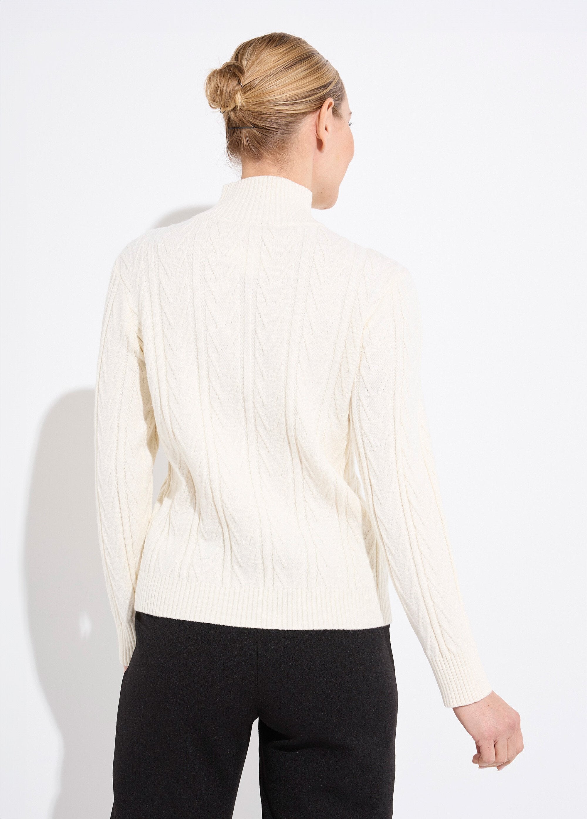 Warm_ribbed_and_twisted_high_neck_sweater_Ecru_DO1_slim