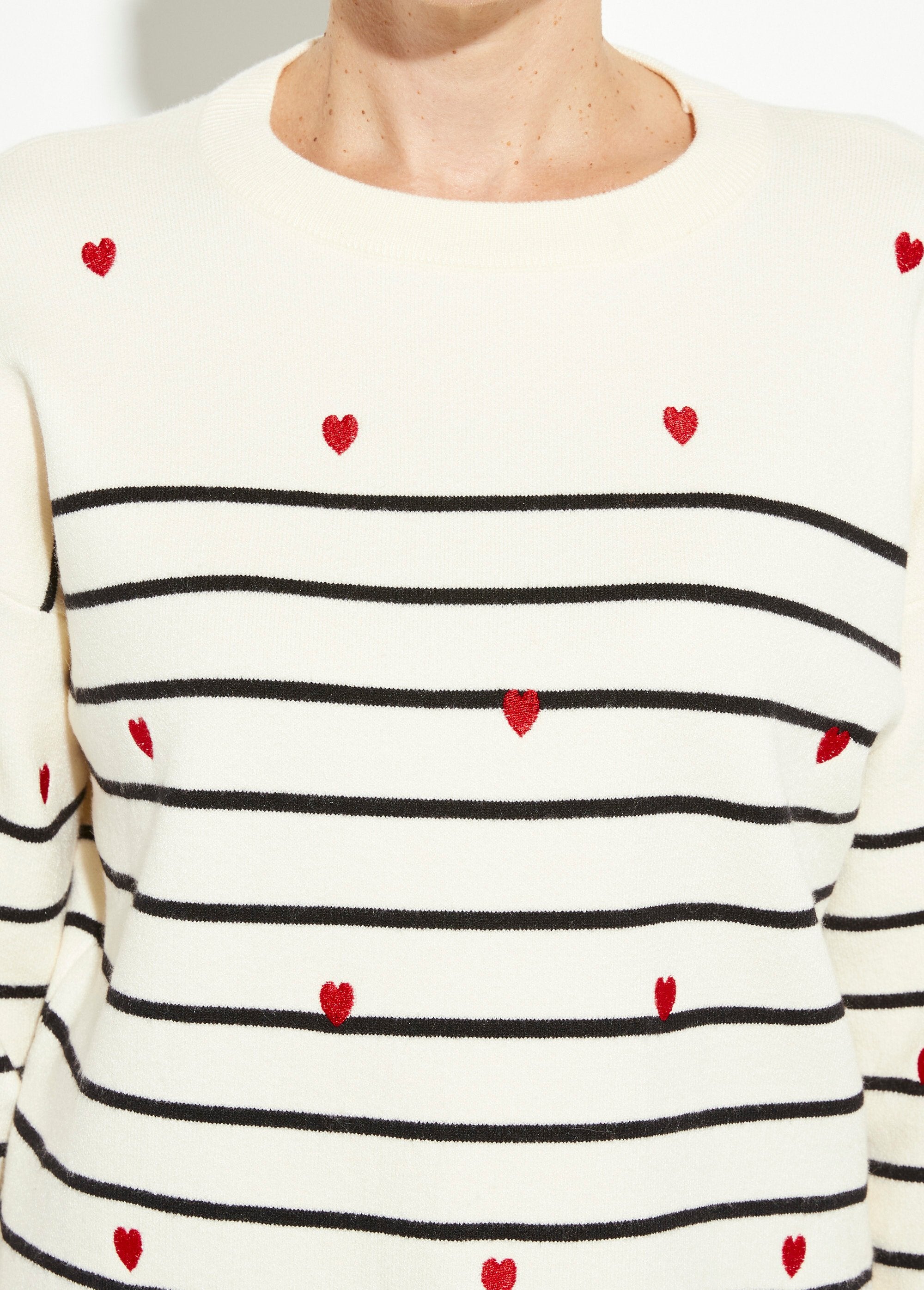 Thick_sailor_sweater_with_stripes_and_heart,_round_neck_Ecru_with_navy_stripes_DE1_slim