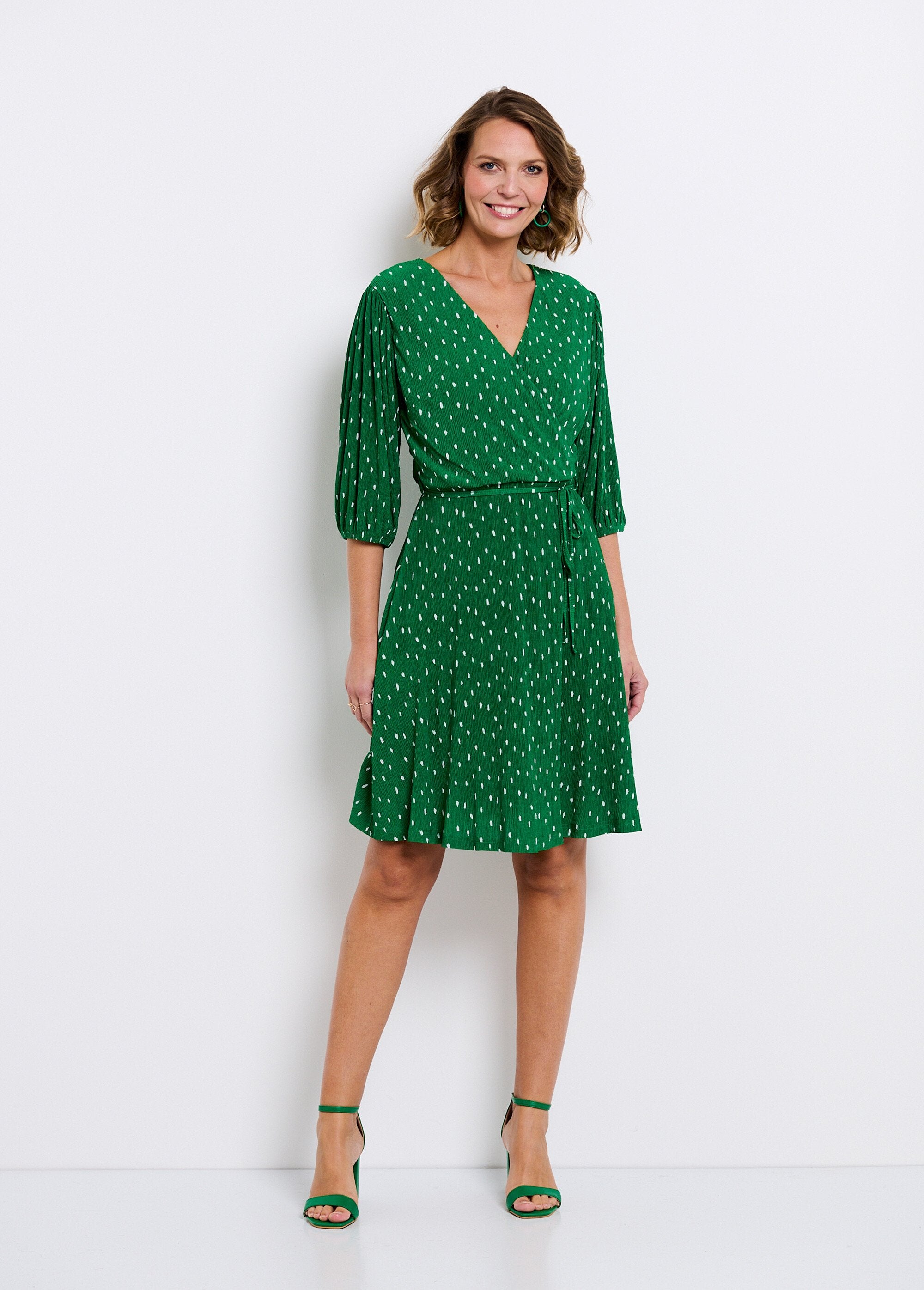 Short_wrap_dress_with_polka_dot_print_Green_and_white_FA1_slim
