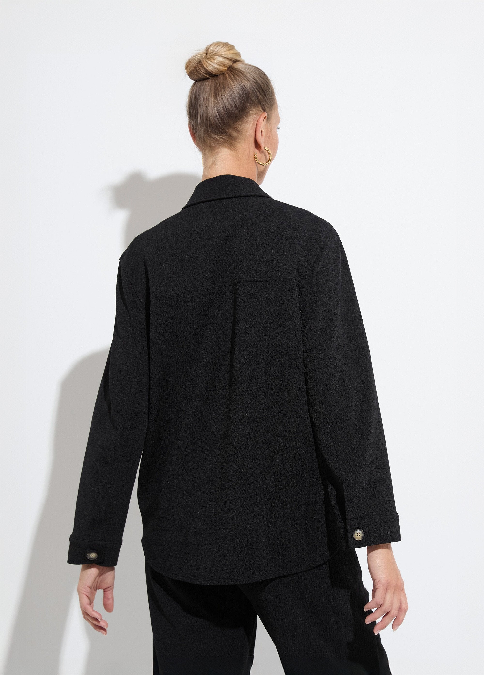 Plain_crepe_knit_buttoned_overshirt_Black_DO1_slim