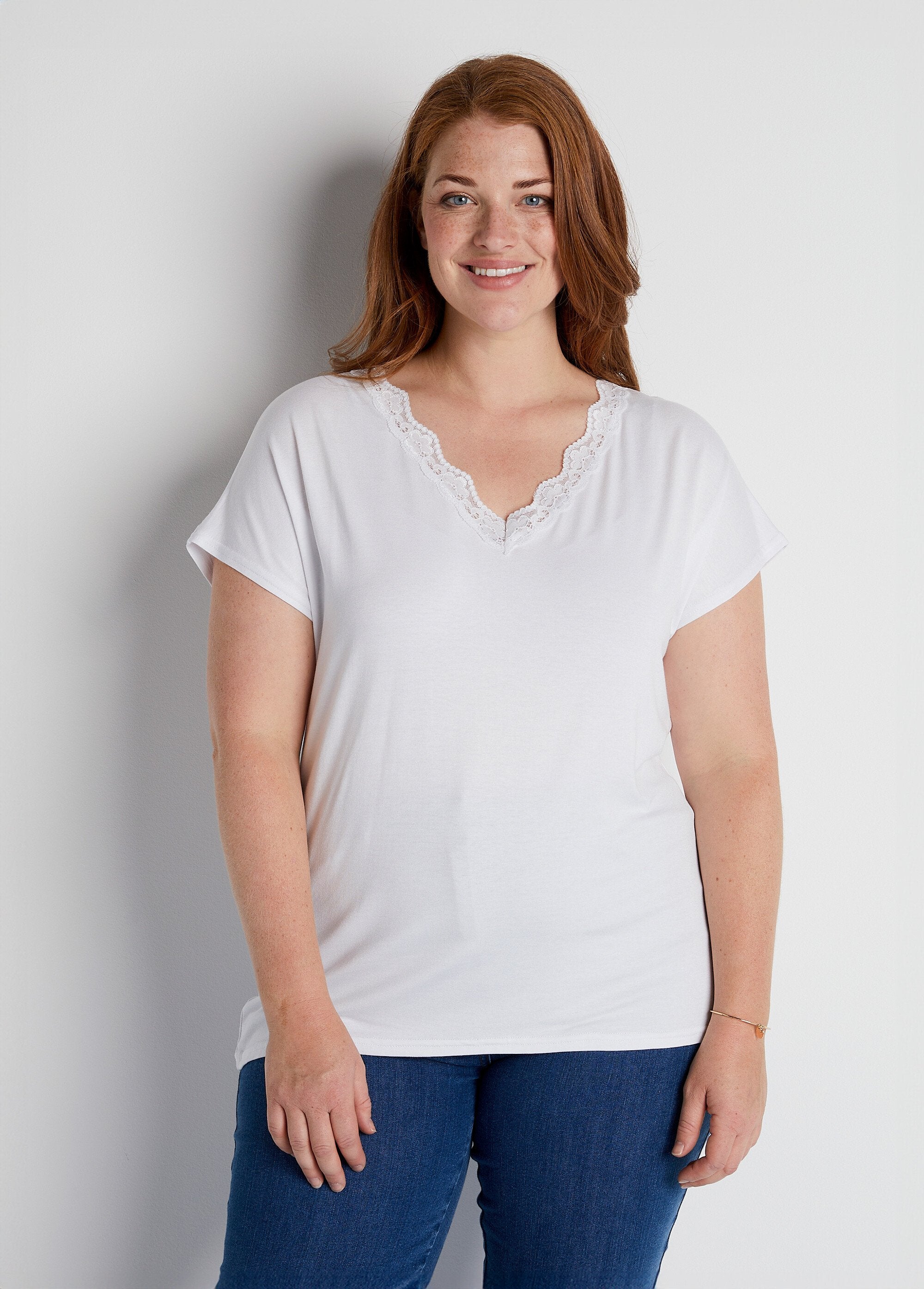 Short_stretch_lace_t-shirt_White_FA1_curvy