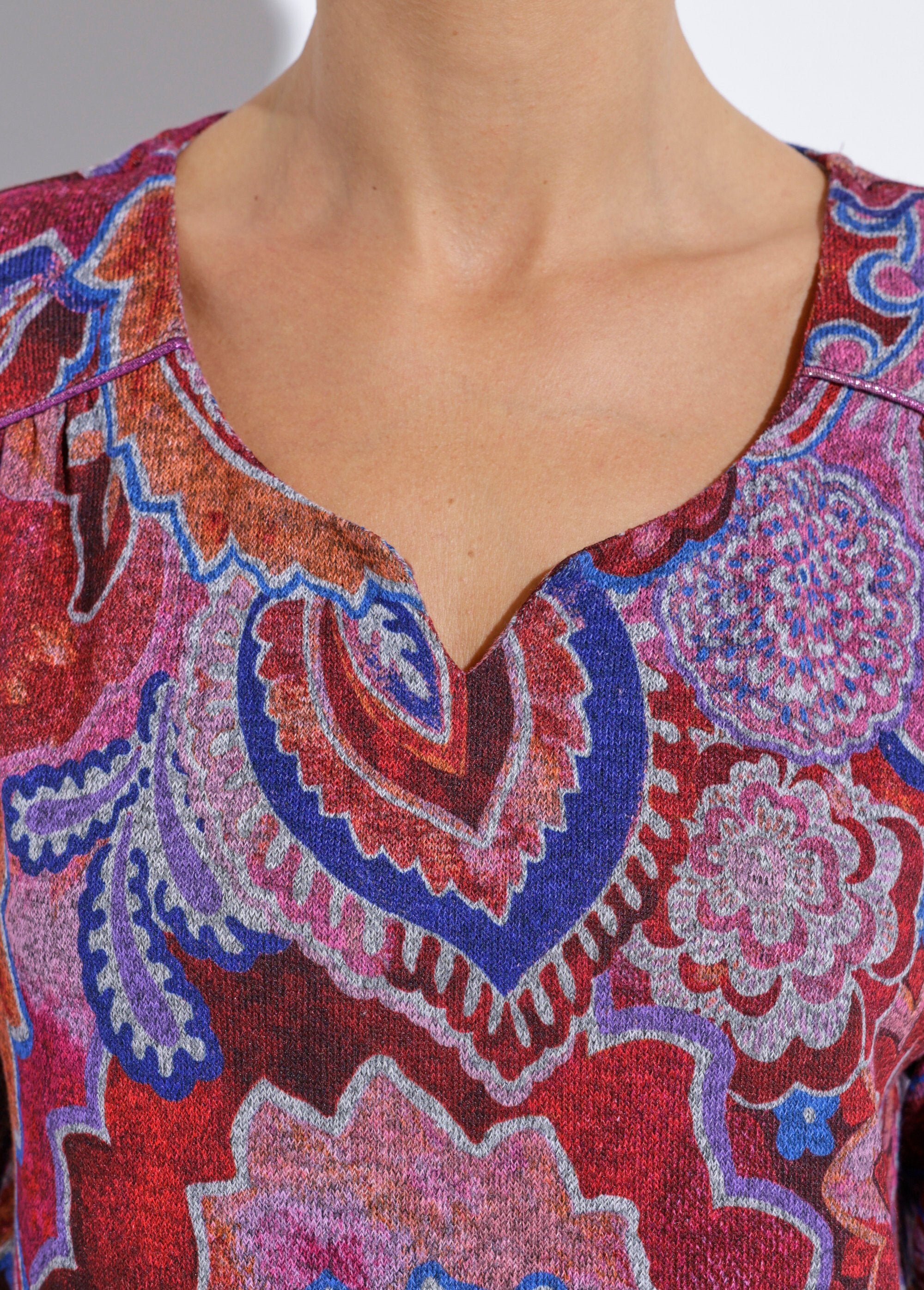 Short-sleeved,_3/4-length_T-shirt_with_a_paisley_print_Pink_print_DE1_slim