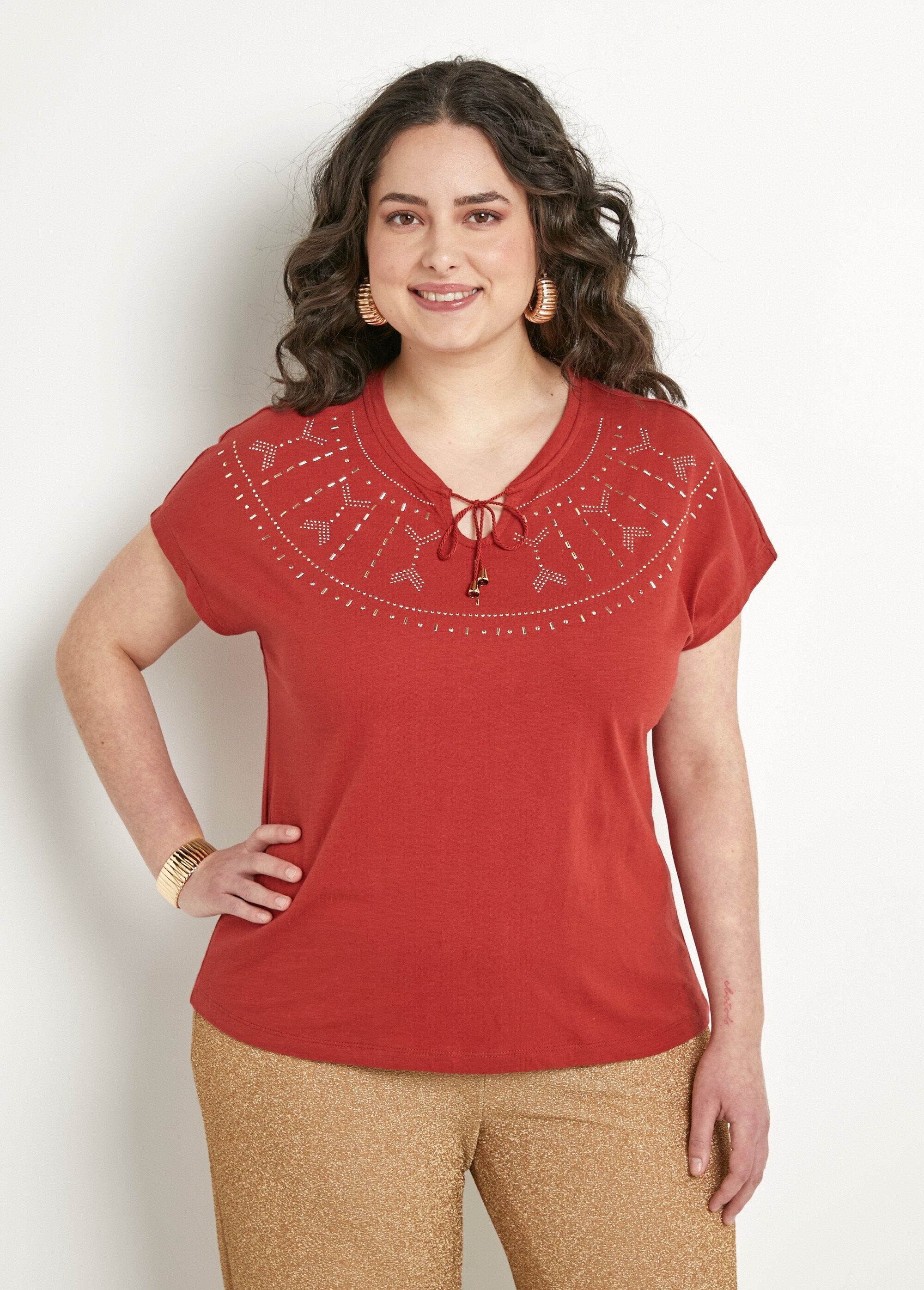 Plain_studded_short_t-shirt_with_flamed_knit_Paprika_FA1_curvy