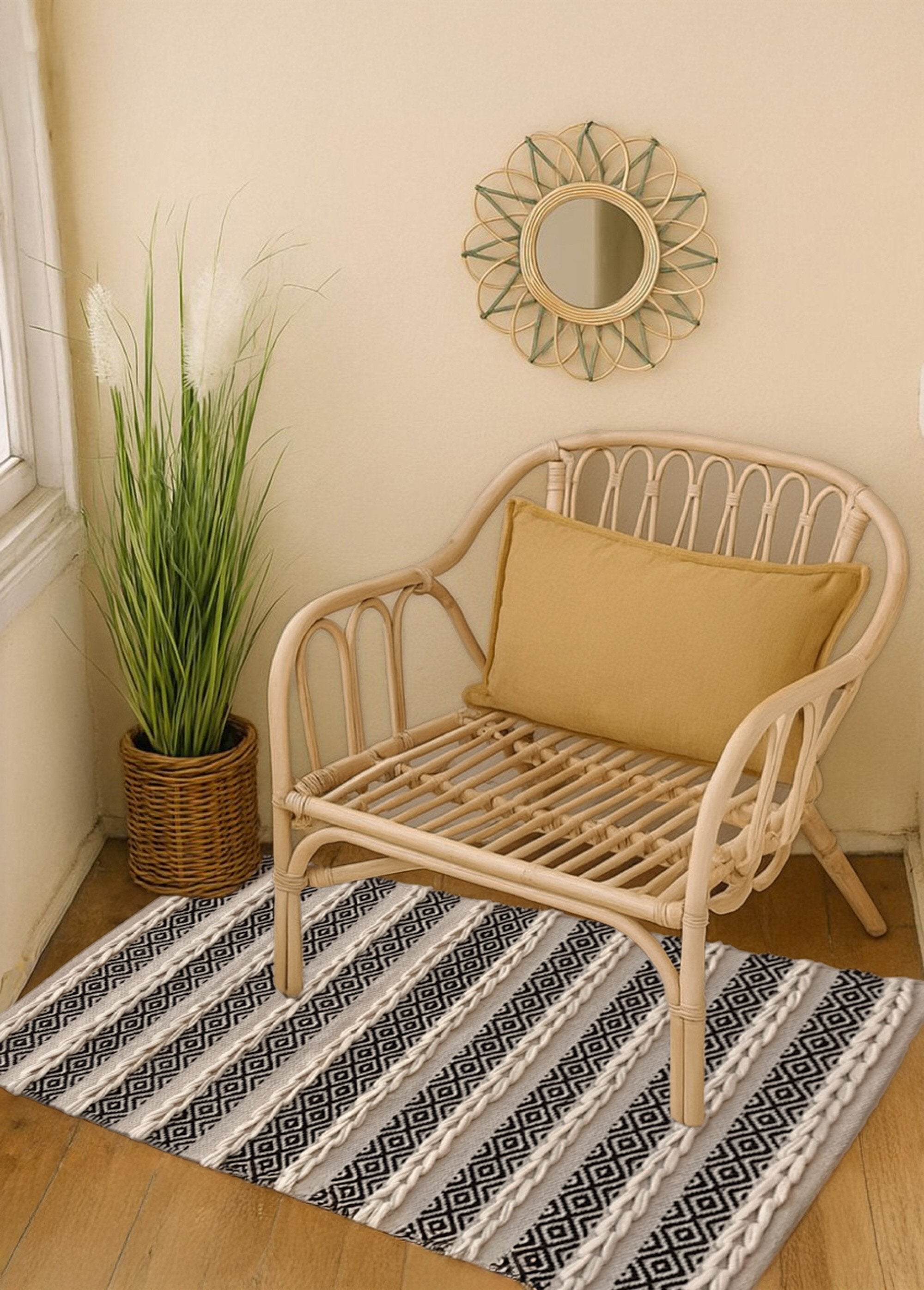 Striped_ethnic_rug,_110x60cm_Black_and_white_SF1_slim