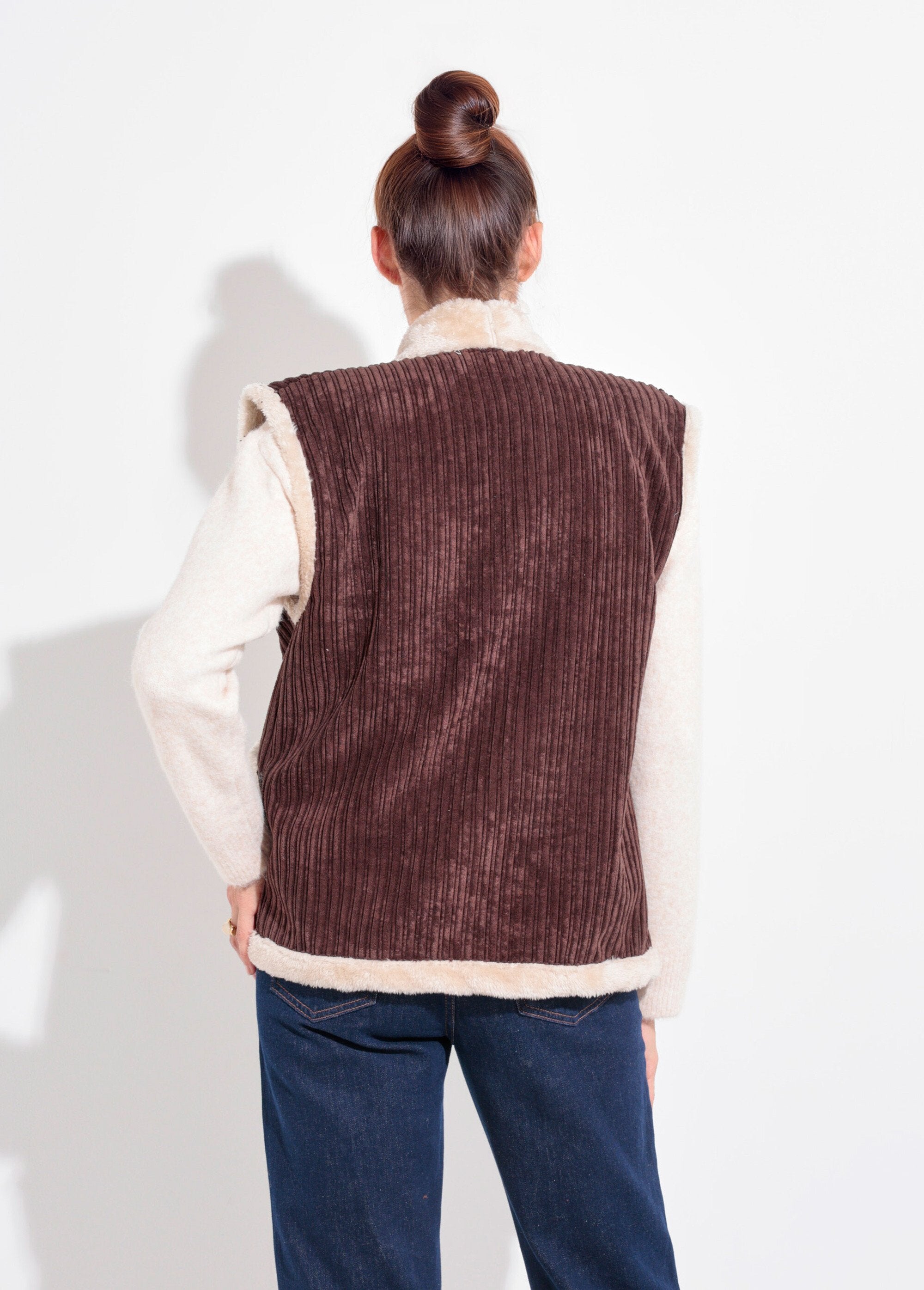 Sleeveless_velvet_and_fur_jacket_Brown_DO1_slim