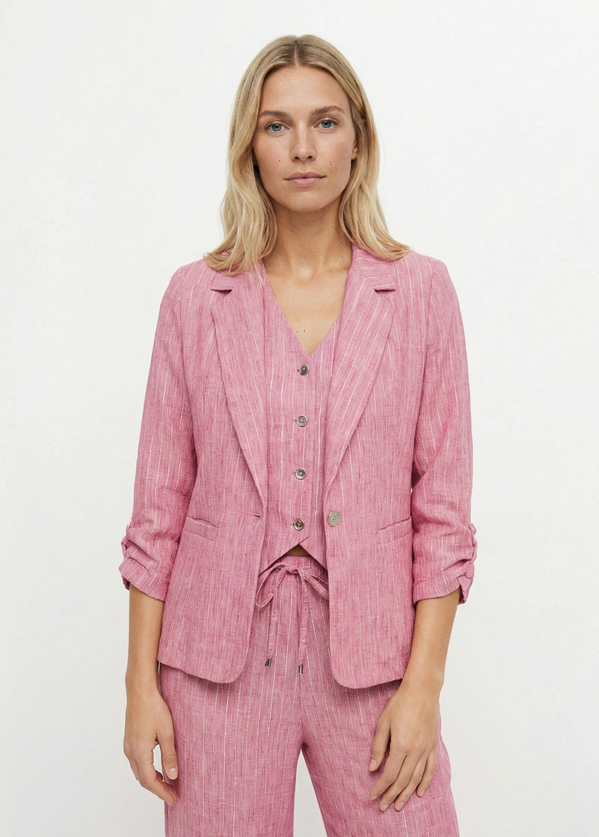 Striped_tailored_jacket,_irregular_appearance_Raspberry_FA1_slim
