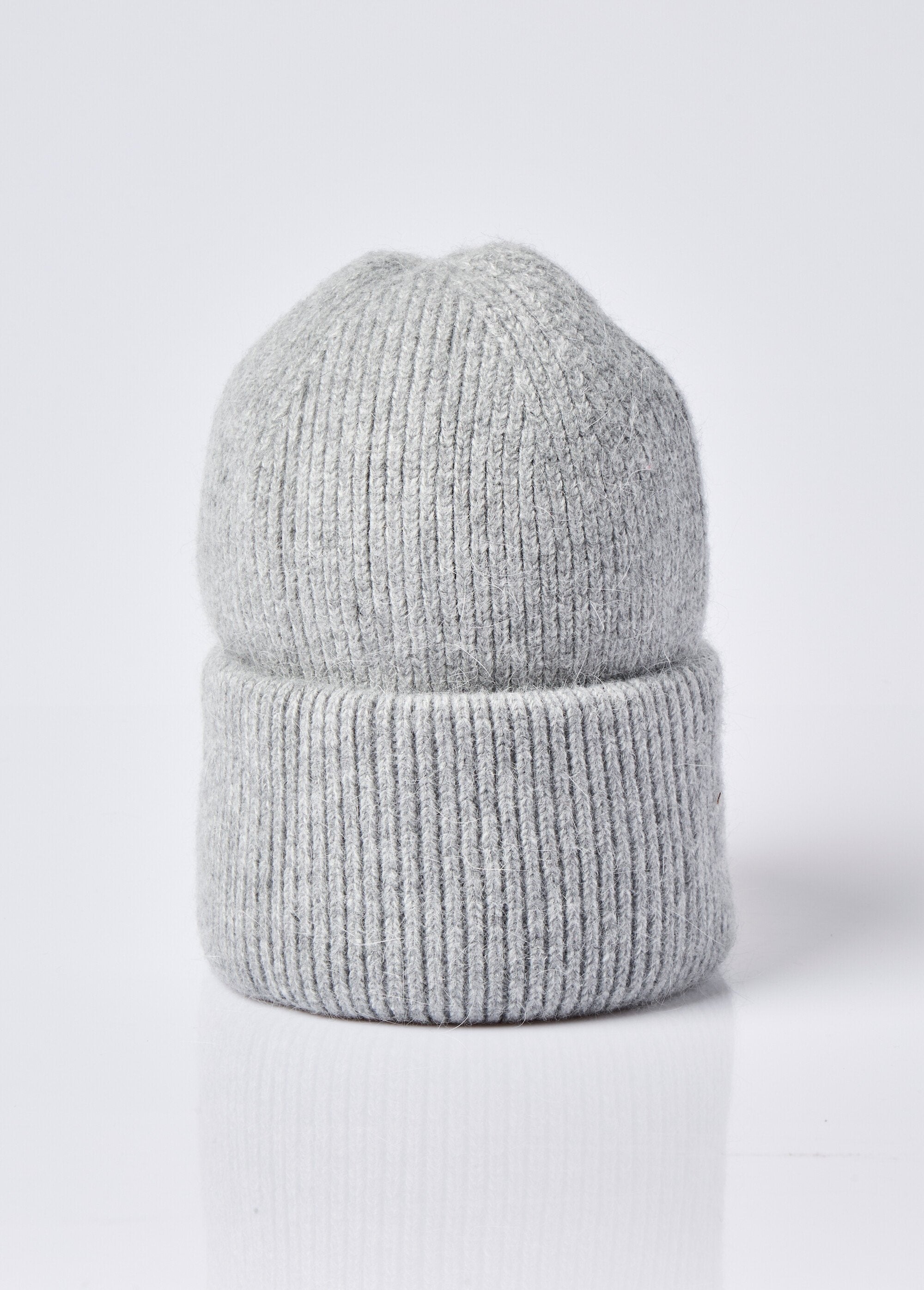 Ribbed_knit_hat_with_angora_Light_gray_FA1_slim