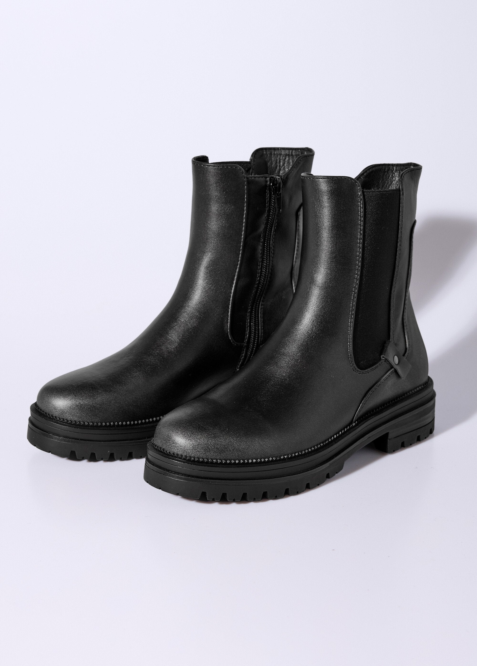 Boots_Chelsea_montantes_semelle_crantée_Noir_DE1_slim