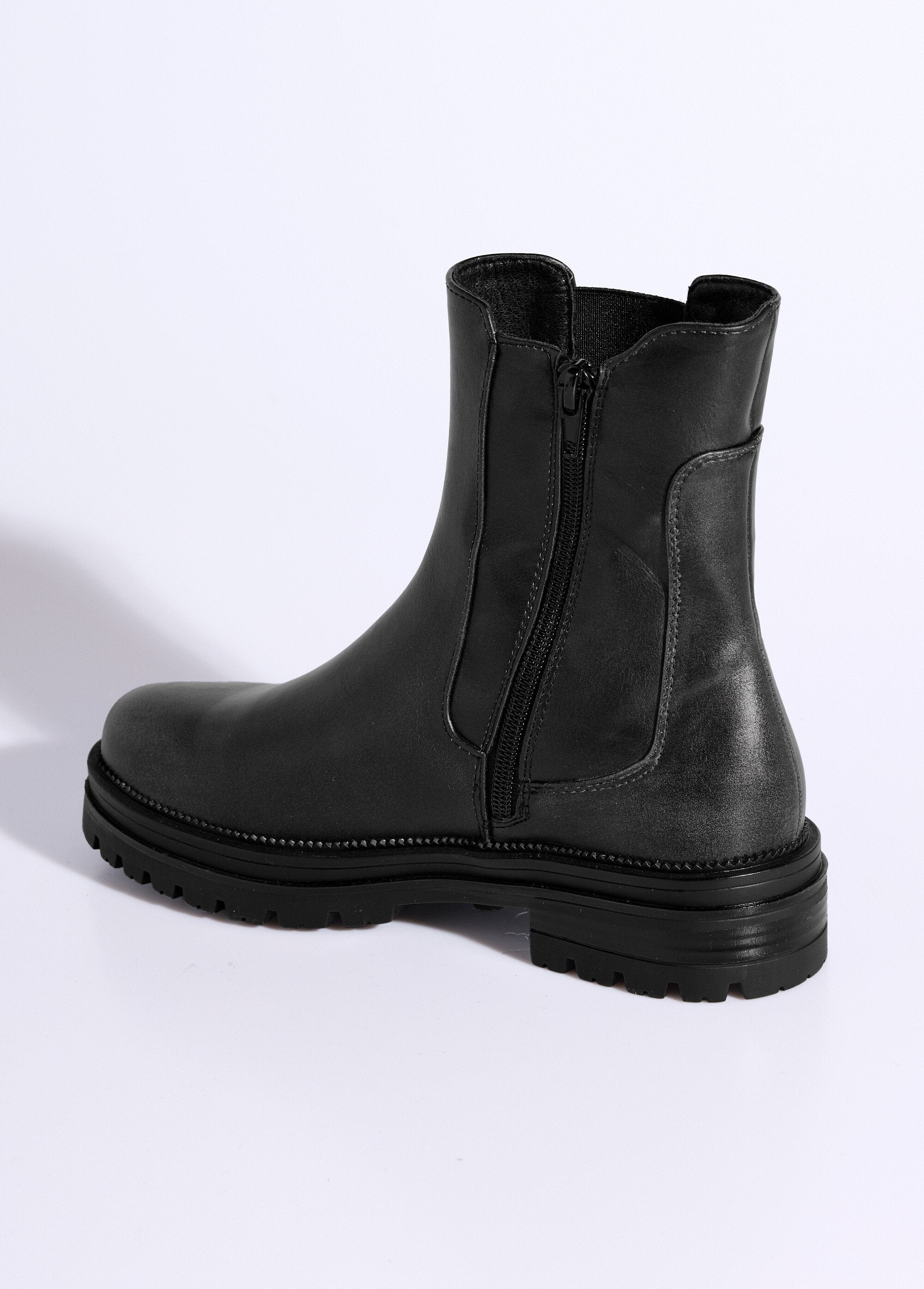 Boots_Chelsea_montantes_semelle_crantée_Noir_DO1_slim