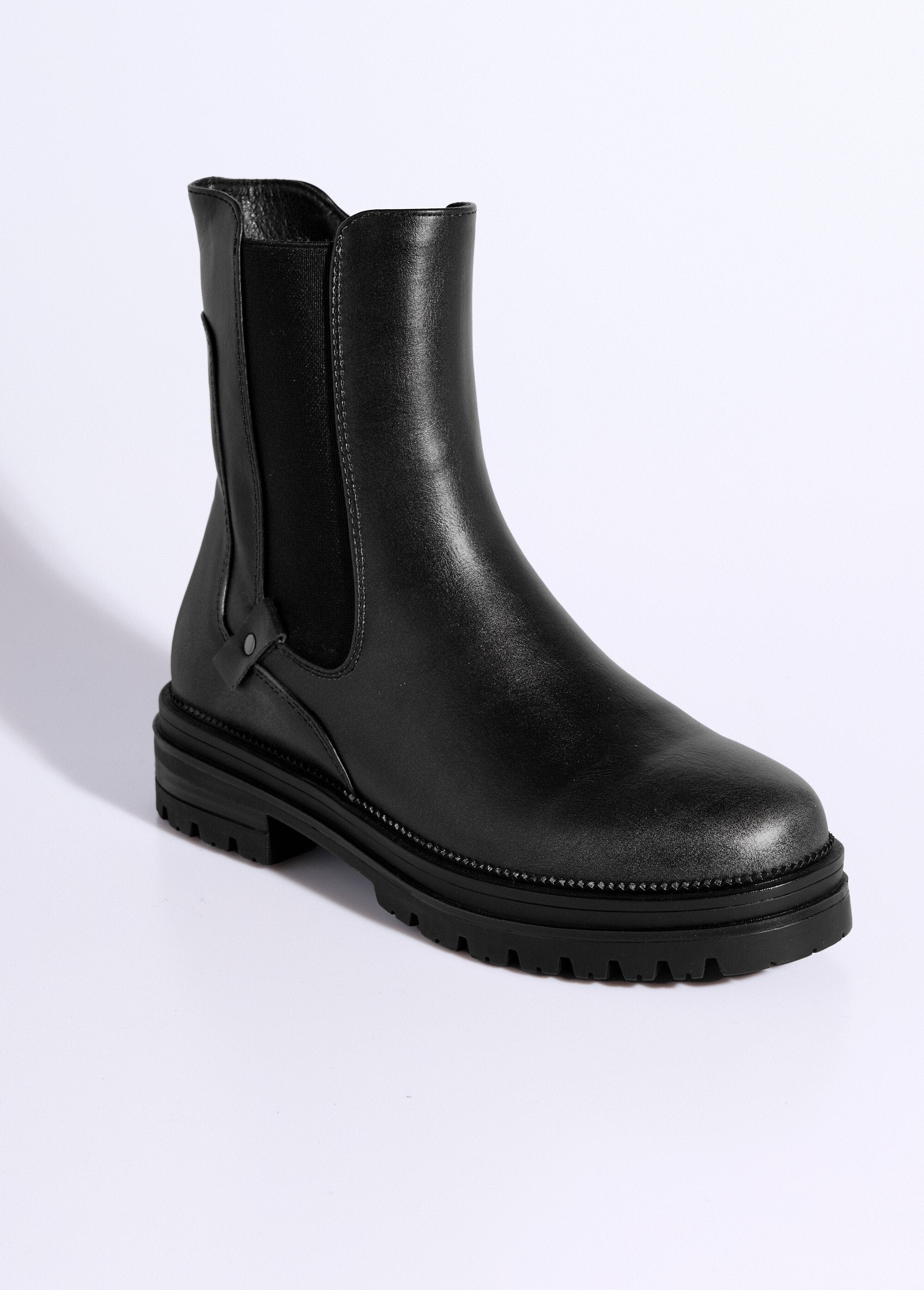 Boots_Chelsea_montantes_semelle_crantée_Noir_FA1_slim