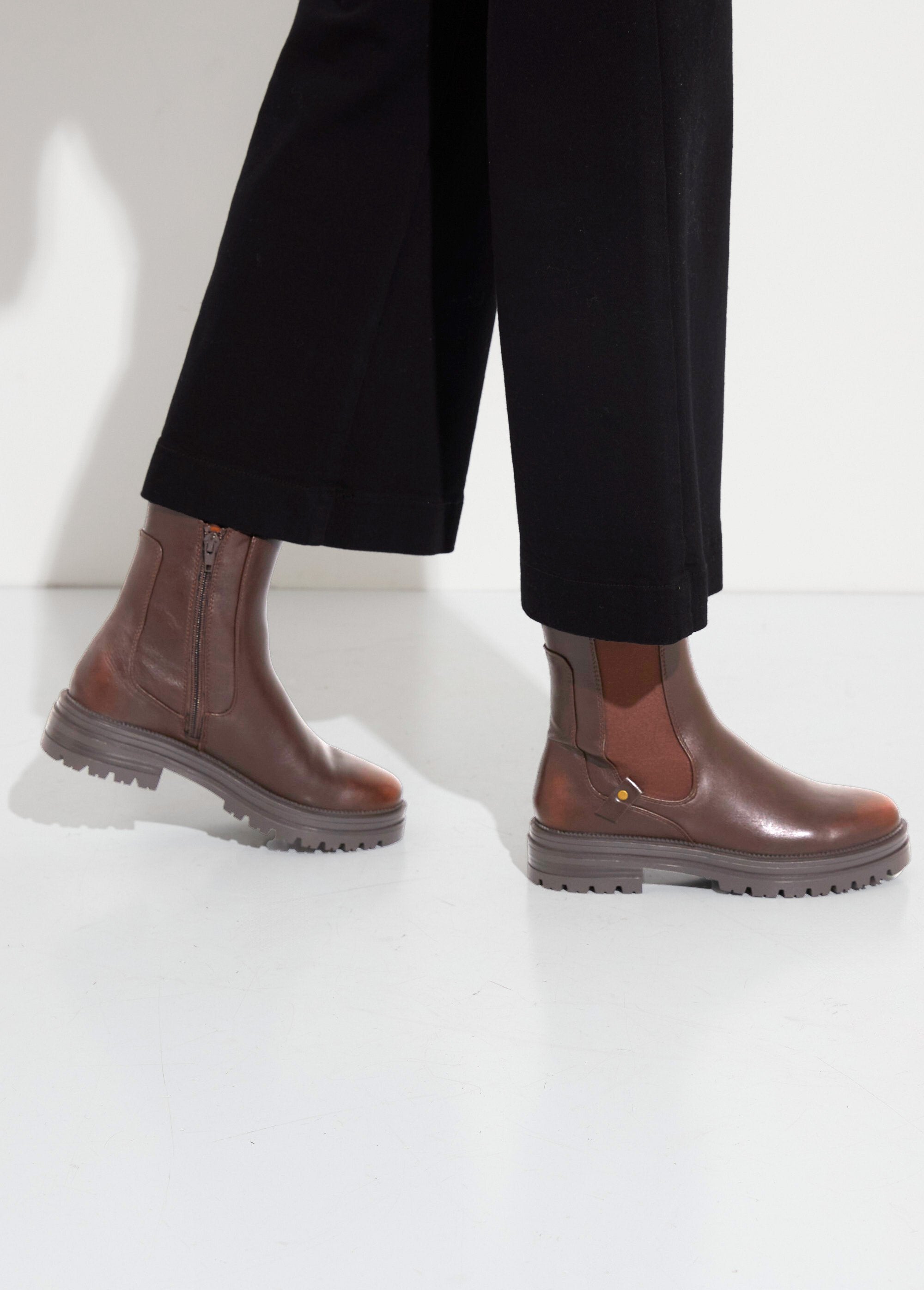 Boots_Chelsea_montantes_semelle_crantée_Marron_SF1_slim