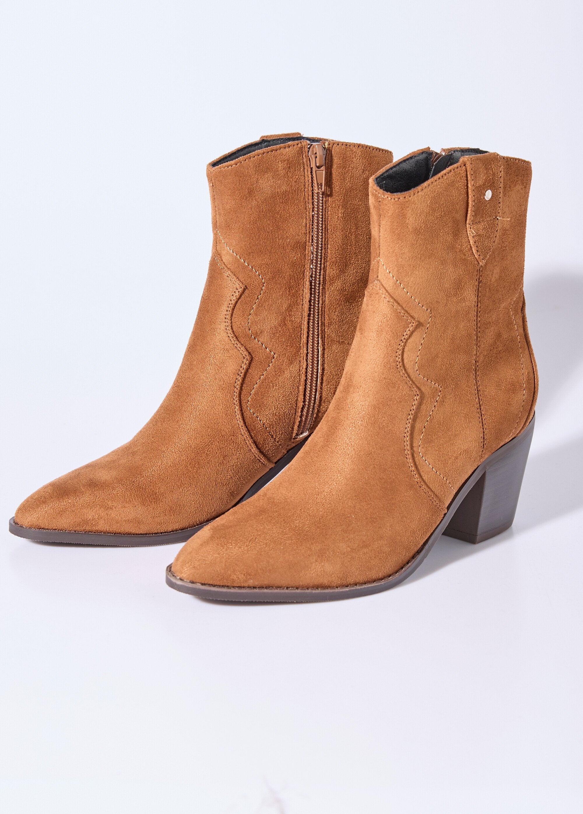 Boots_western_pointues,_talon_biseauté_Camel_DE1_slim