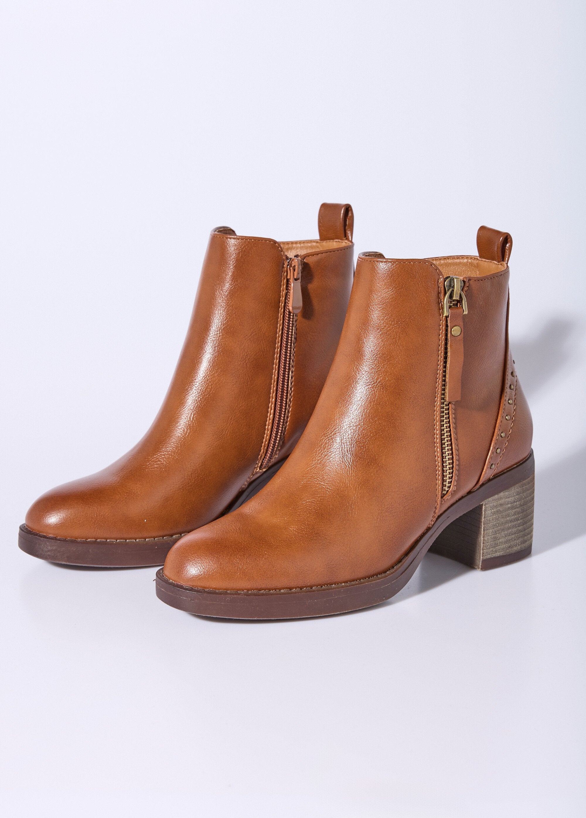 Boots_zippées_à_talon_détails_cloutés_Camel_DE1_slim