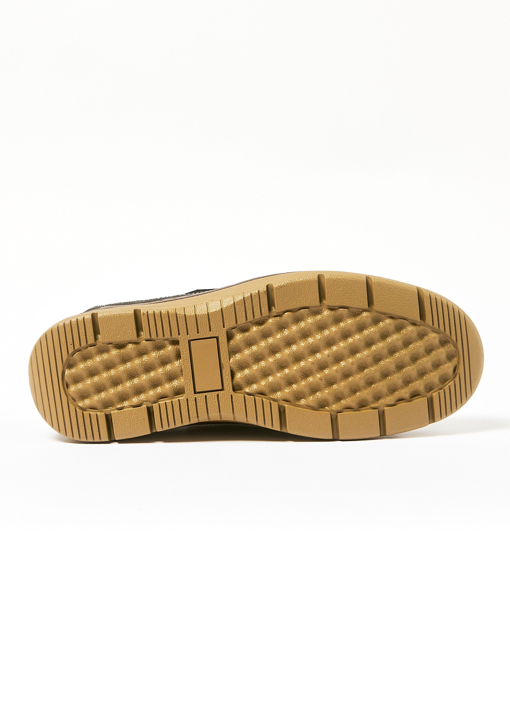 Leather_boat_shoes_with_elastic_sides_Black_UN1_slim