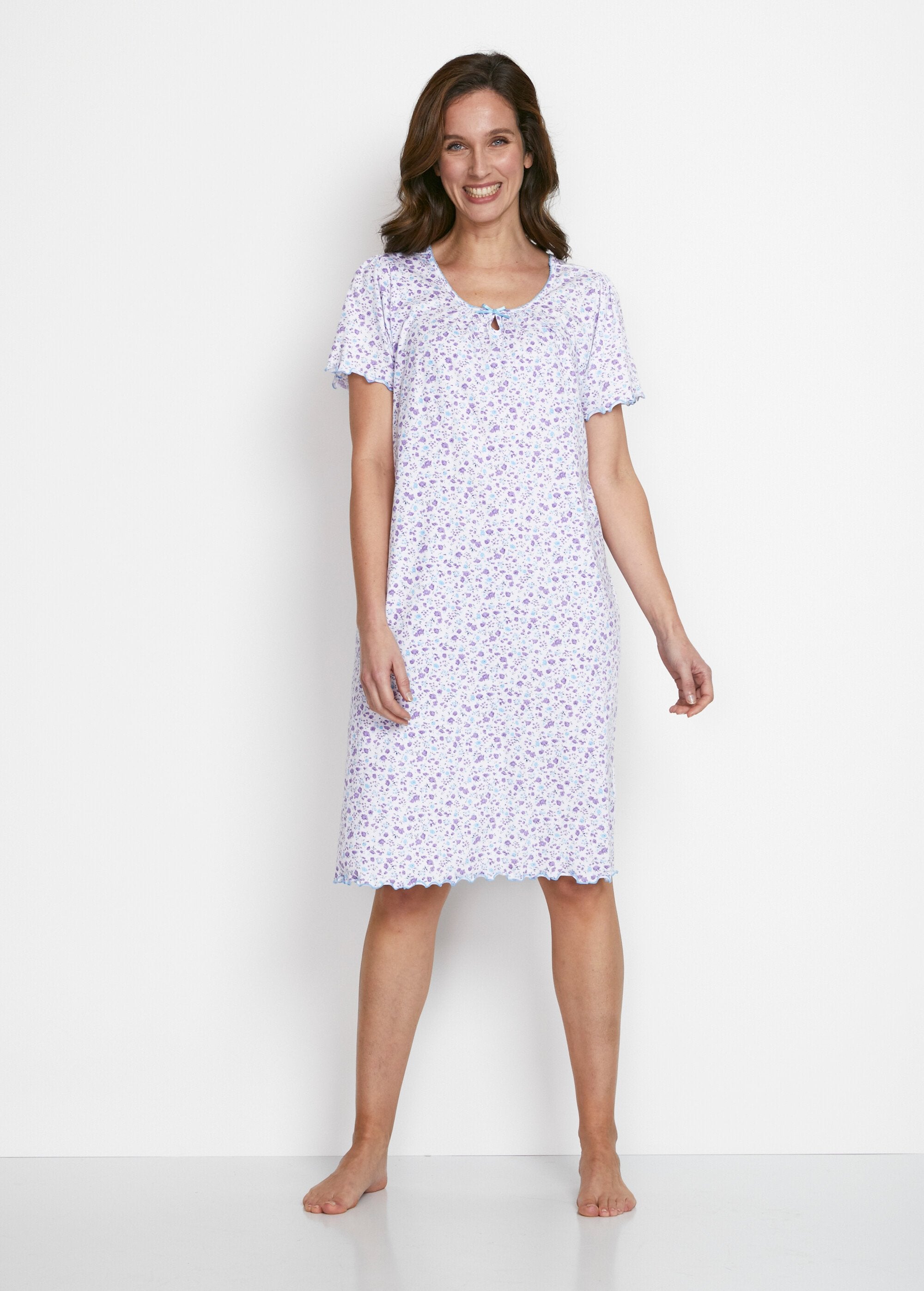 Mid-length_short-sleeved_nightgown_Lilac_and_blue_FA1_slim