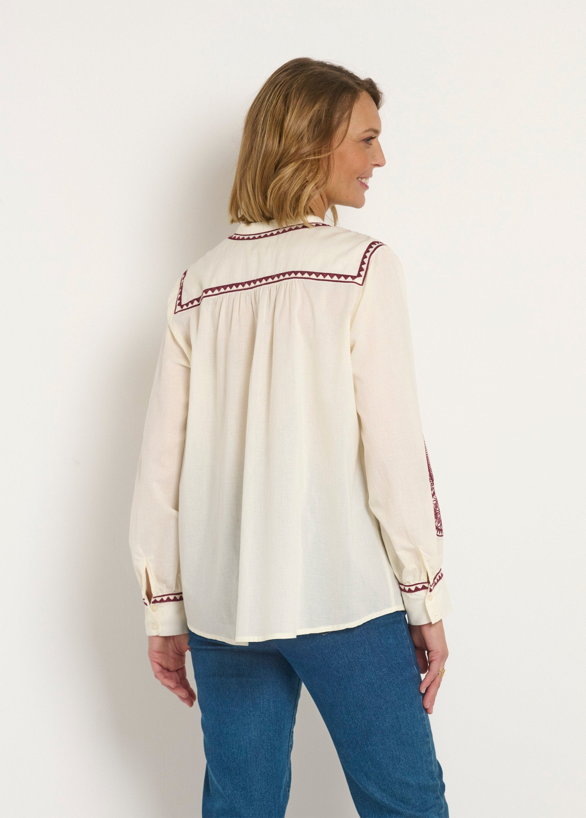 Loose_blouse_with_contrasting_embroidery_Ecru_DO1_slim