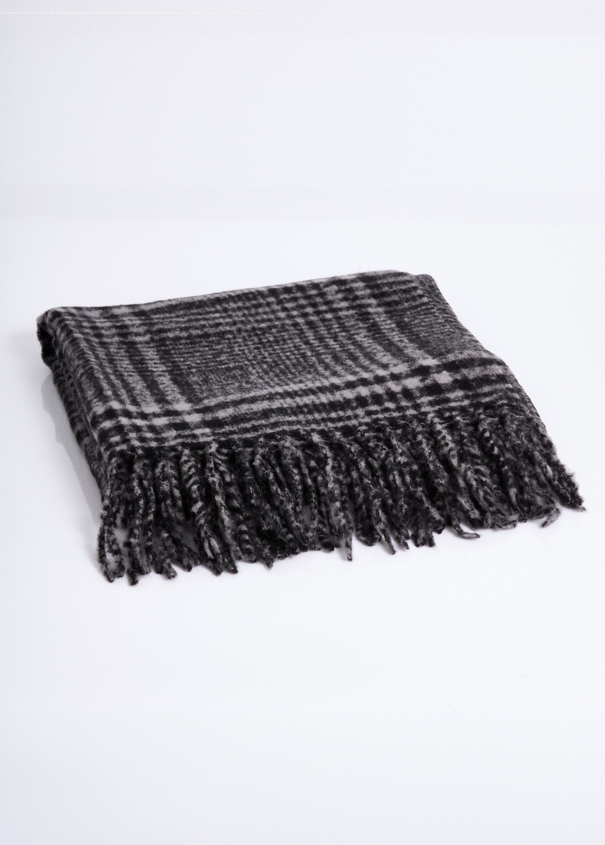 Warm_plaid_fringed_scarf_Gray_FA1_slim