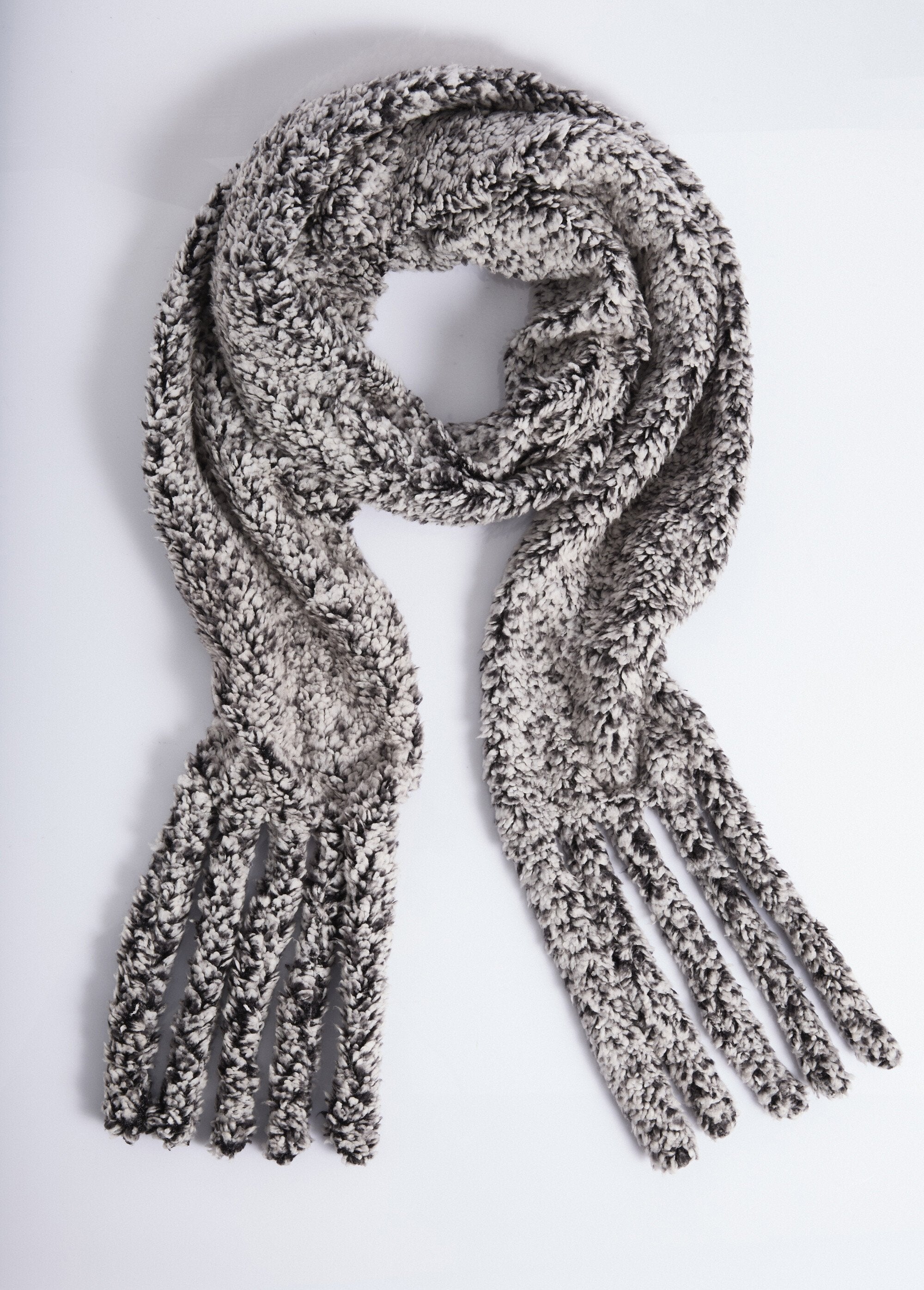 Warm_sherpa-style_fleece_scarf_Dark_gray_FA1_slim