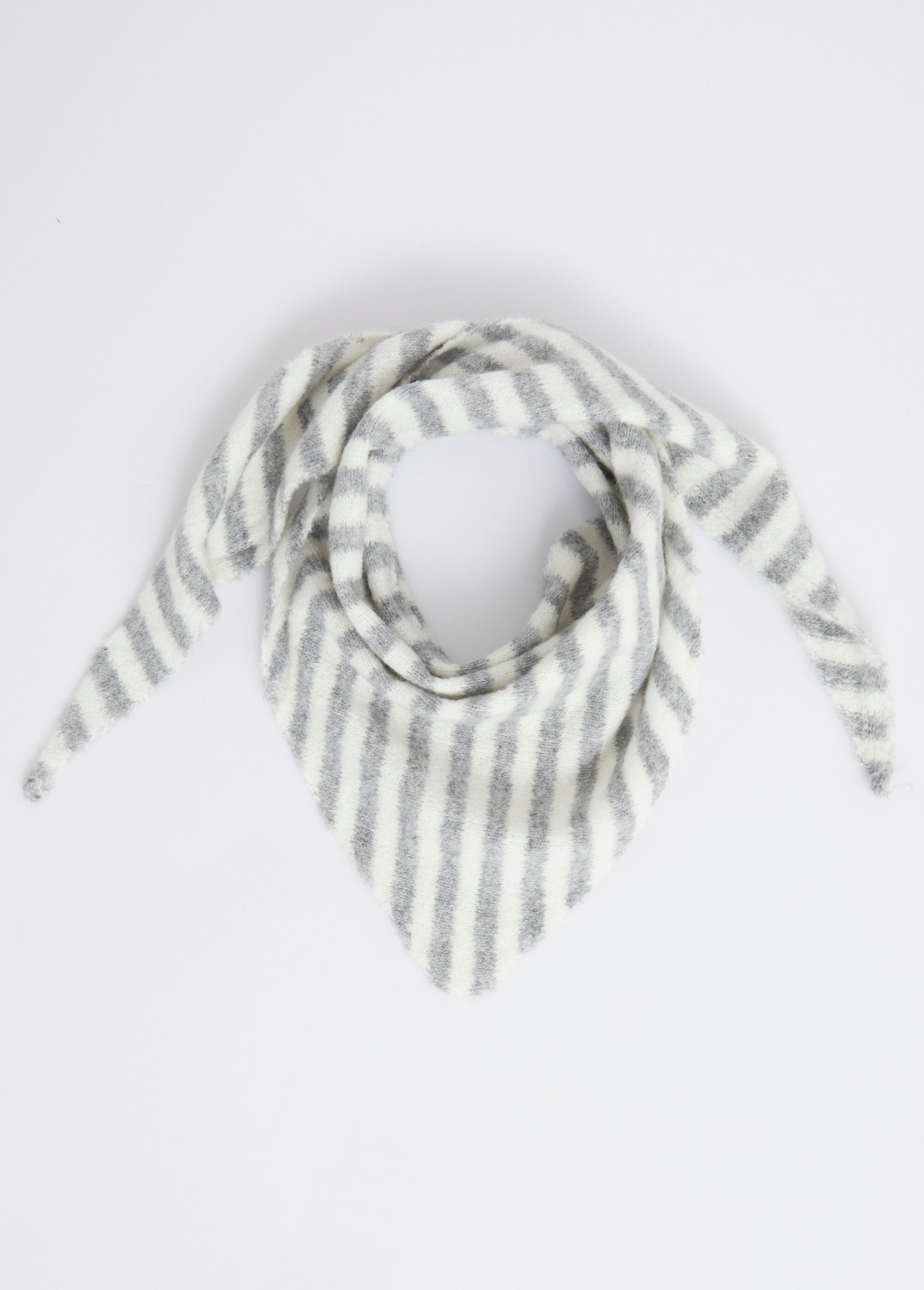 Striped_triangle_scarf,_with_wool_Gray_FA1_slim