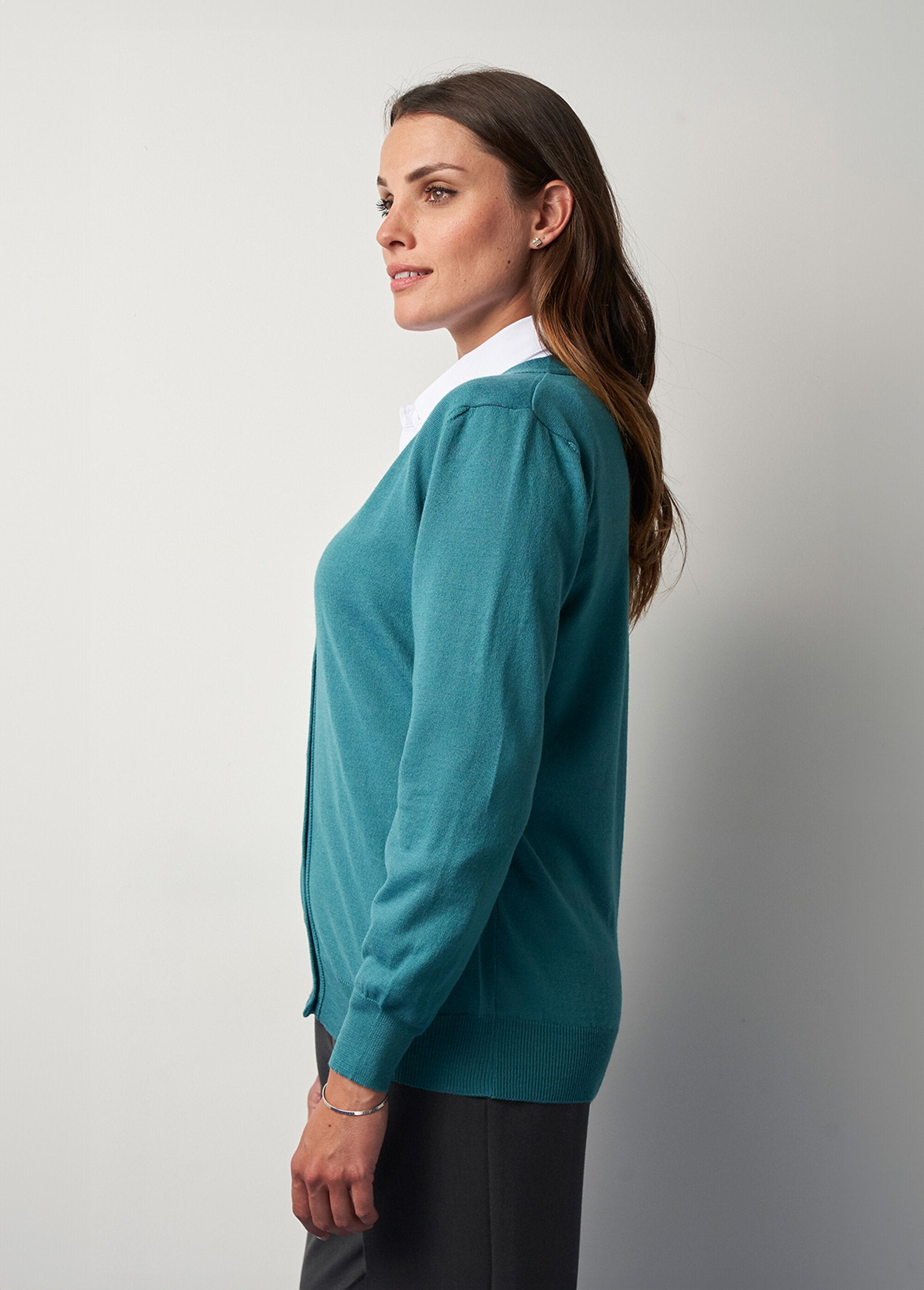 Buttoned_V-neck_cardigan_with_merino_wool_Emerald_DR1_slim