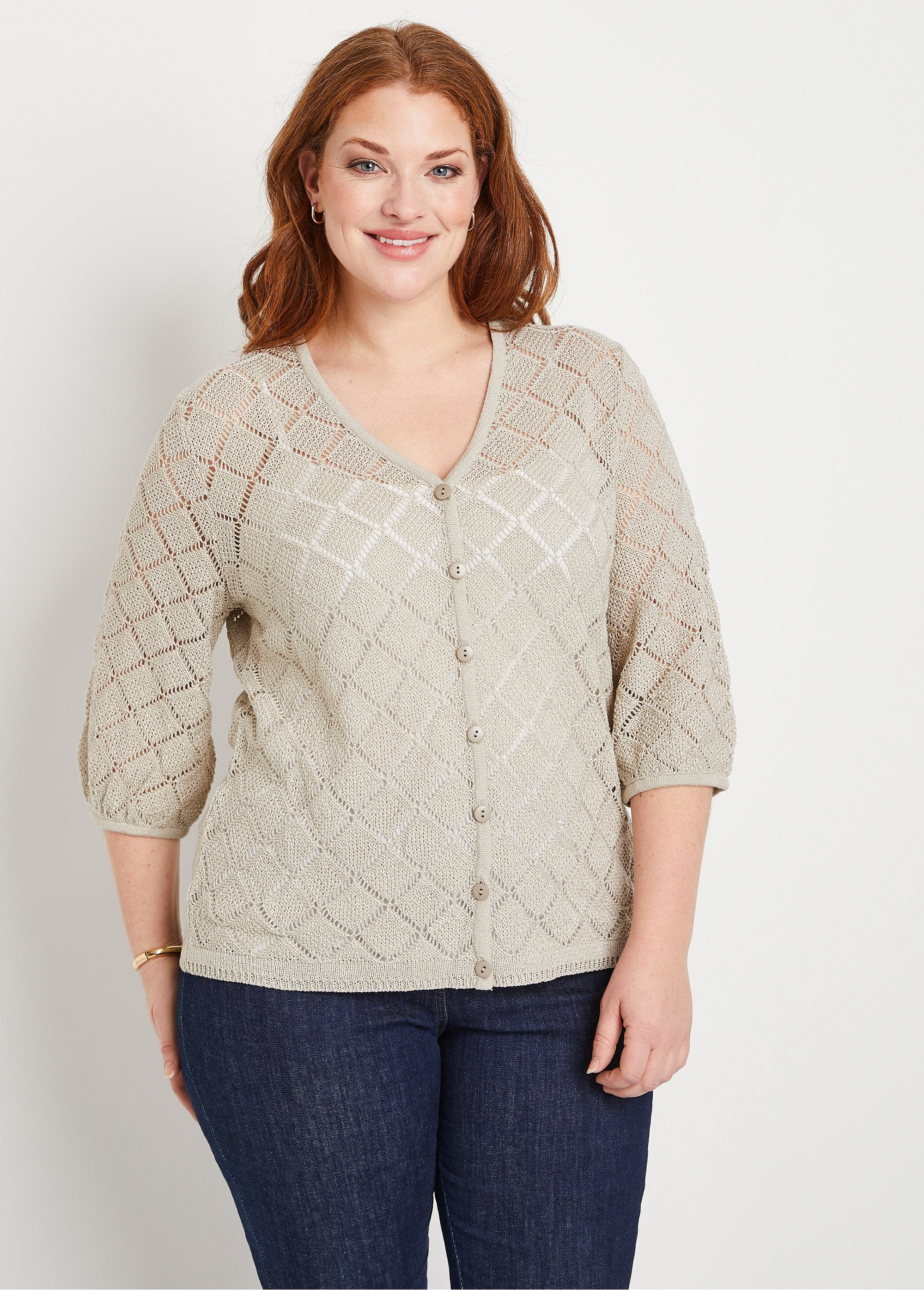 Short_buttoned_V-neck_openwork_cardigan_String_FA2_curvy