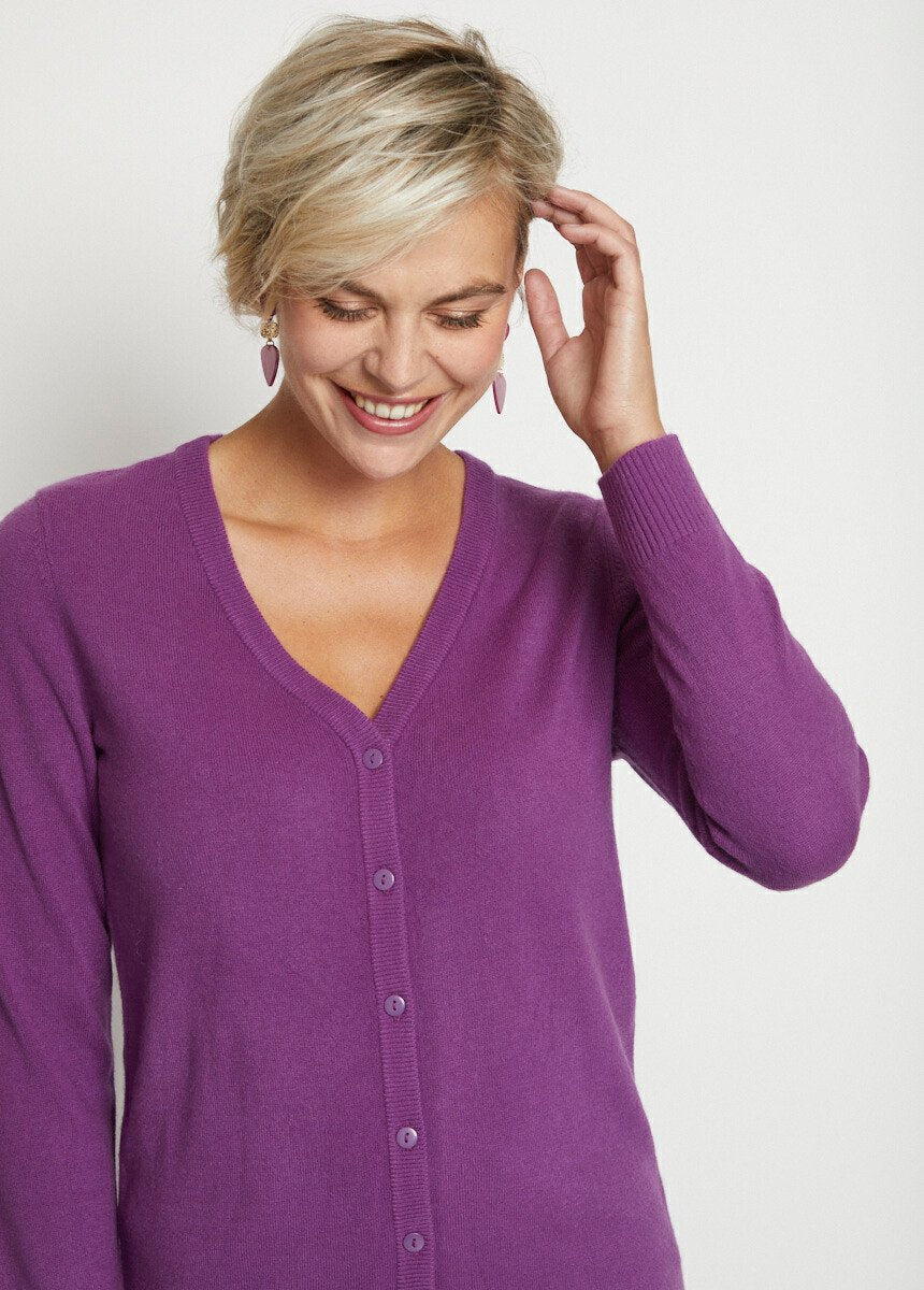 Mid-length_soft_knit_buttoned_cardigan_Purple_DE1_slim