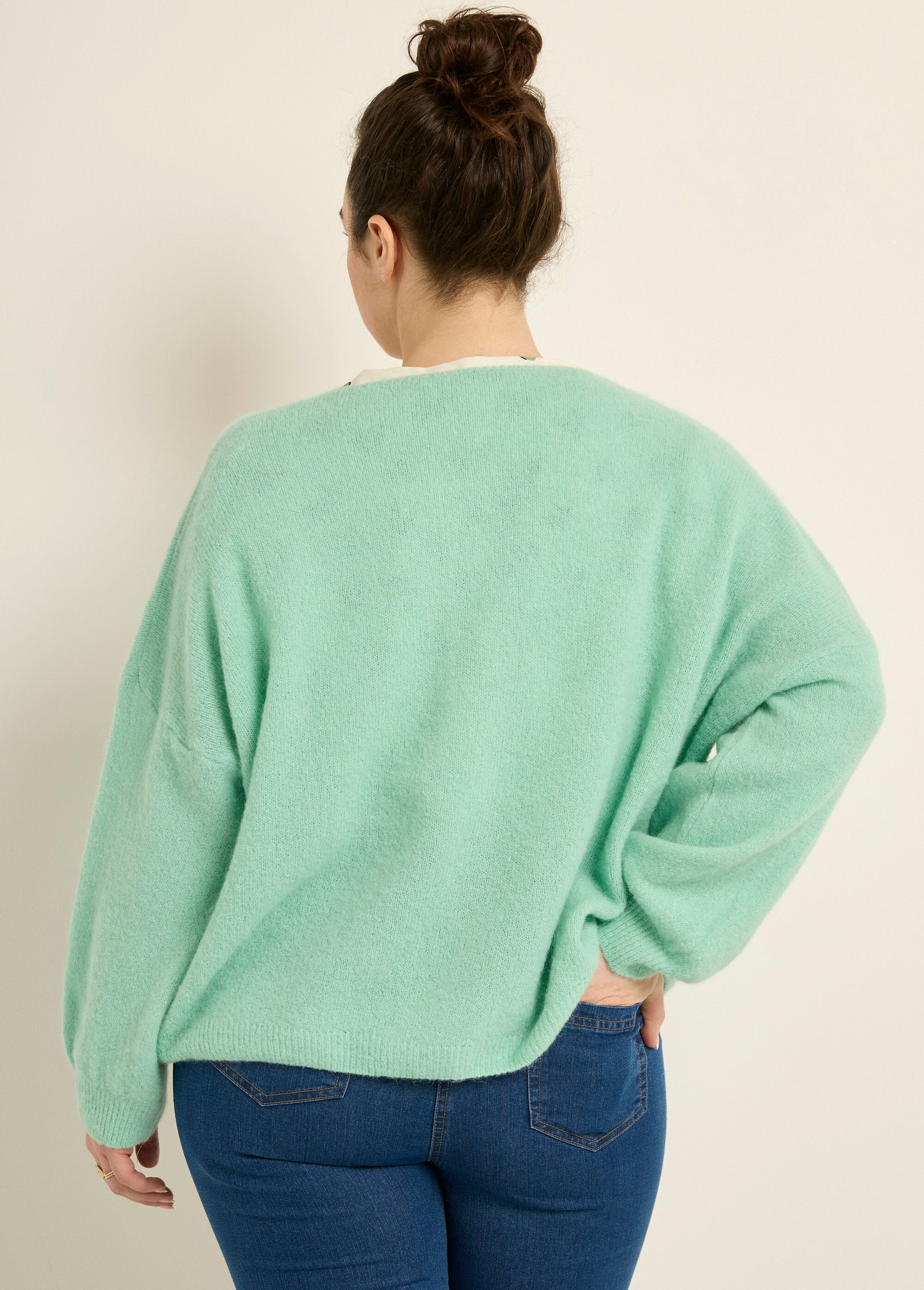 Alpaca_knit_cardigan,_V-neck_water_green_DO1_curvy