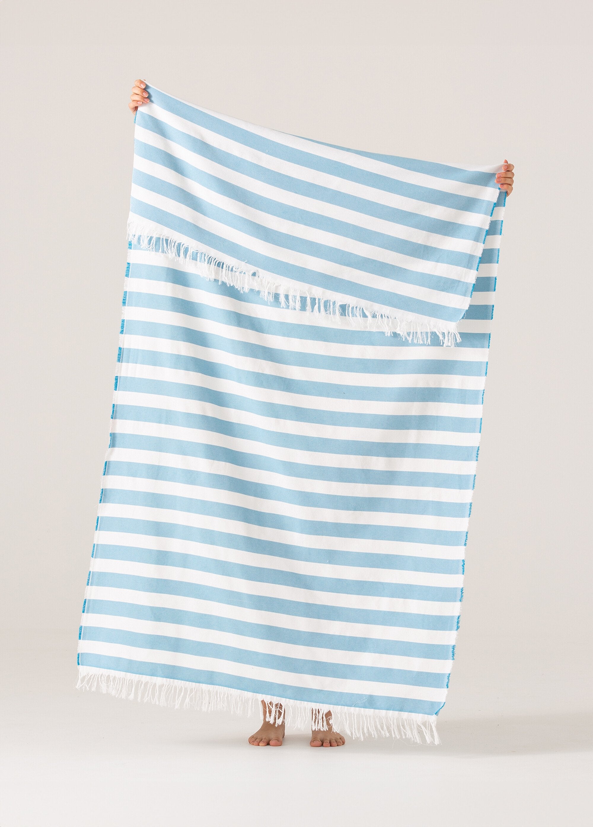 Large_striped_cotton_beach_towel_Turquoise_stripe_DE1_slim