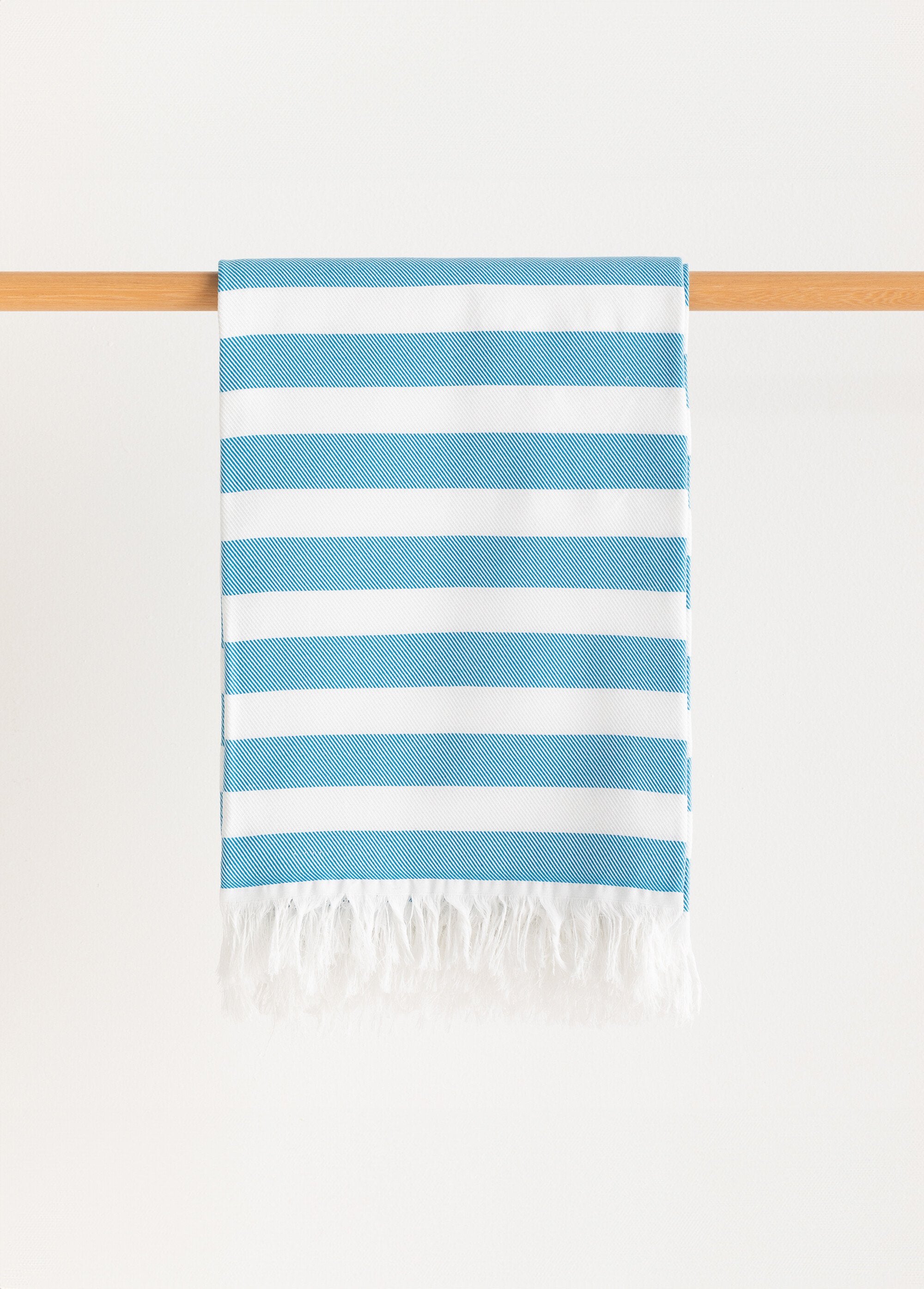 Large_striped_cotton_beach_towel_Turquoise_stripe_DE2_slim