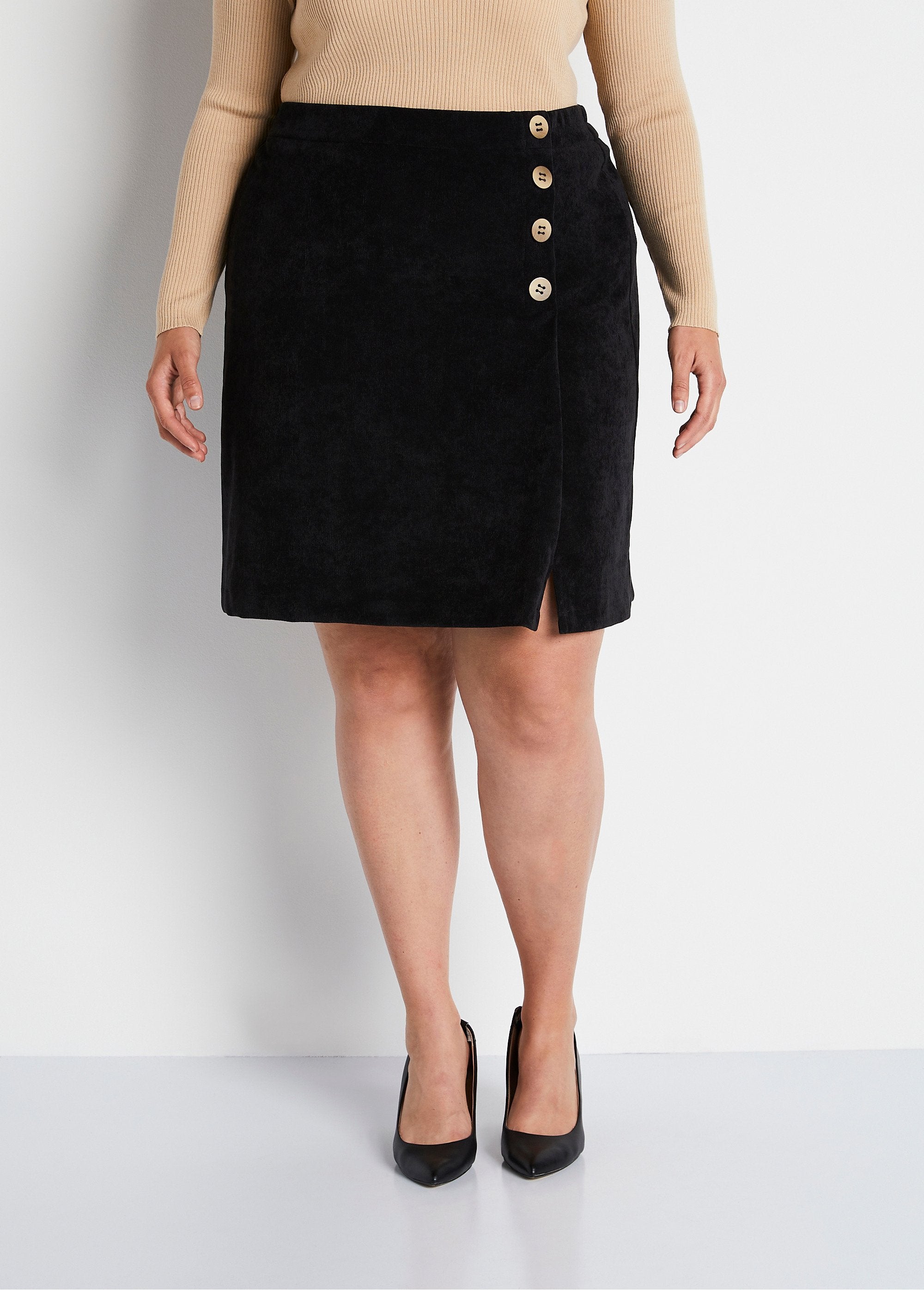 Short_velvet_wrap_effect_skirt_Black_FA1_curvy