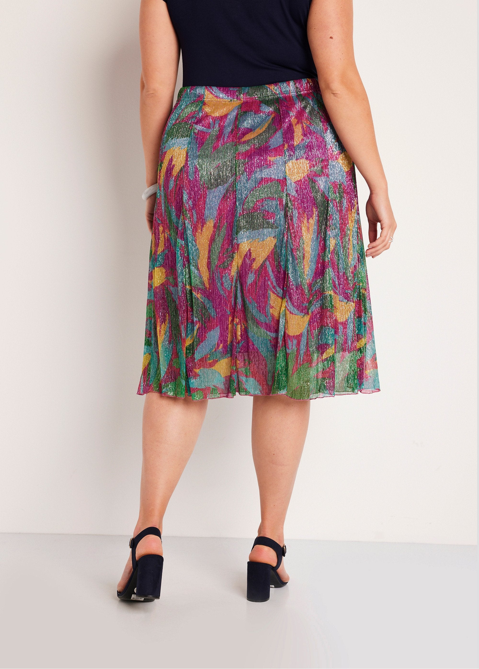 Wide_shiny_printed_mid-length_skirt_Fuchsia_and_green_DO1_curvy