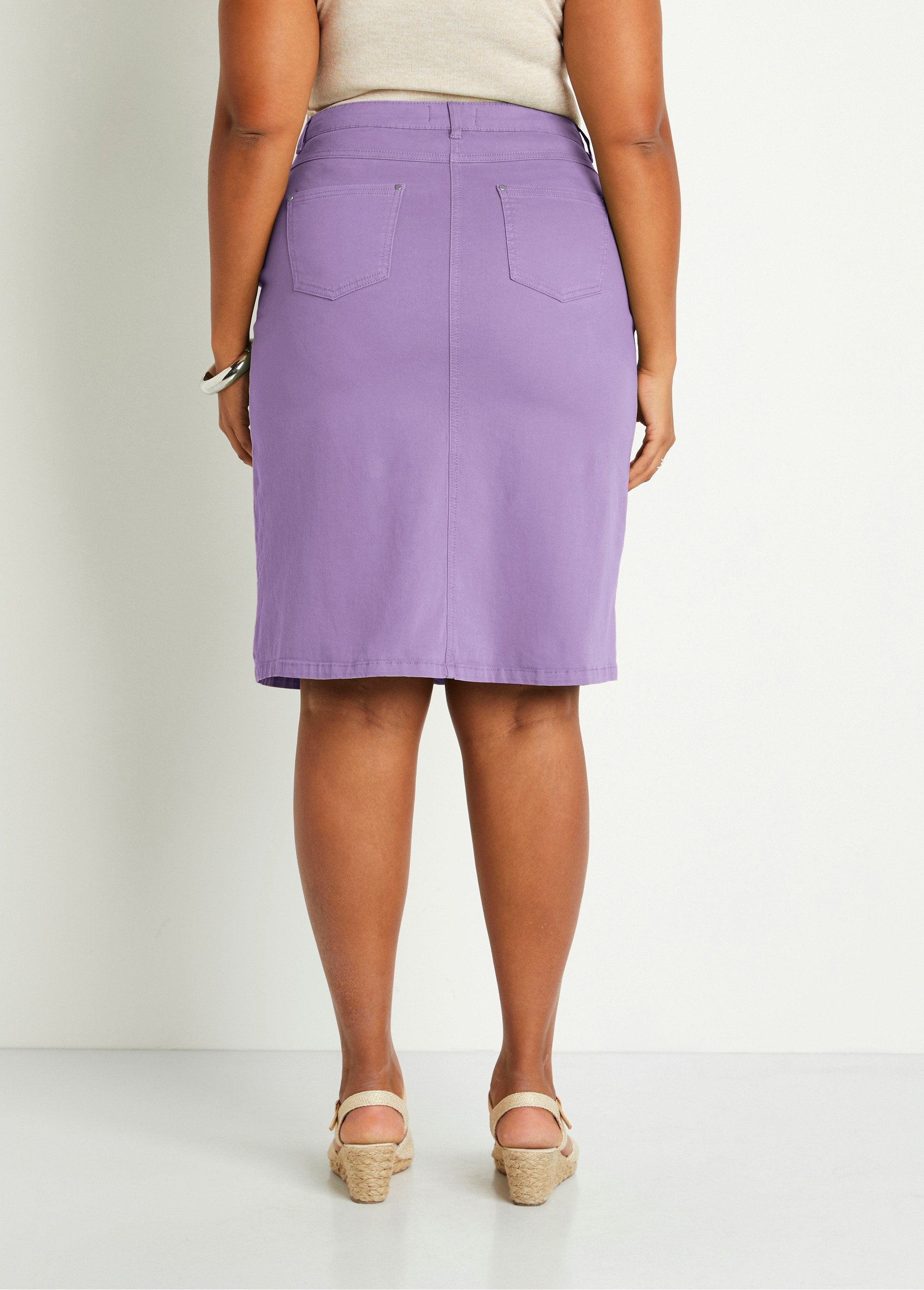 Mid-length_trapeze_skirt_with_5_pockets_Purple_DO1_curvy