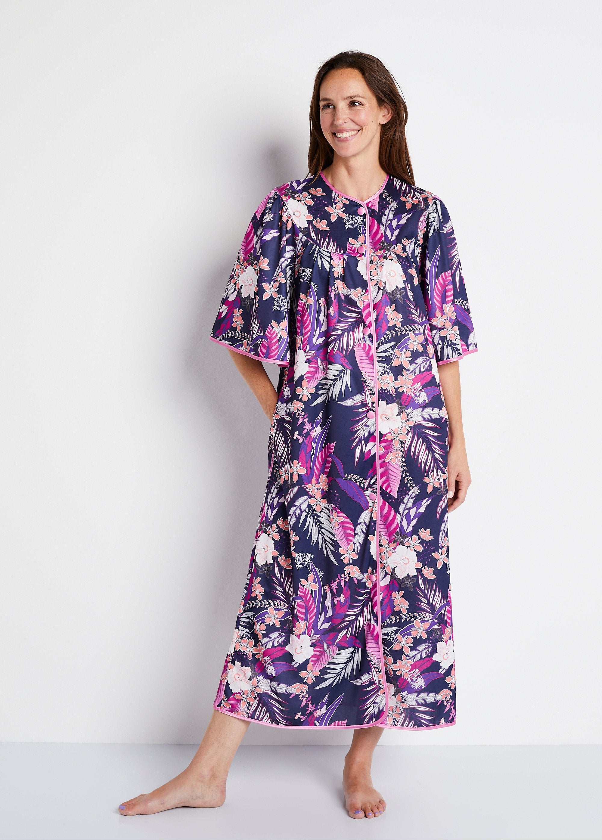 Long_satin_floral_buttoned_bathrobe_Purple_print_FA2_slim