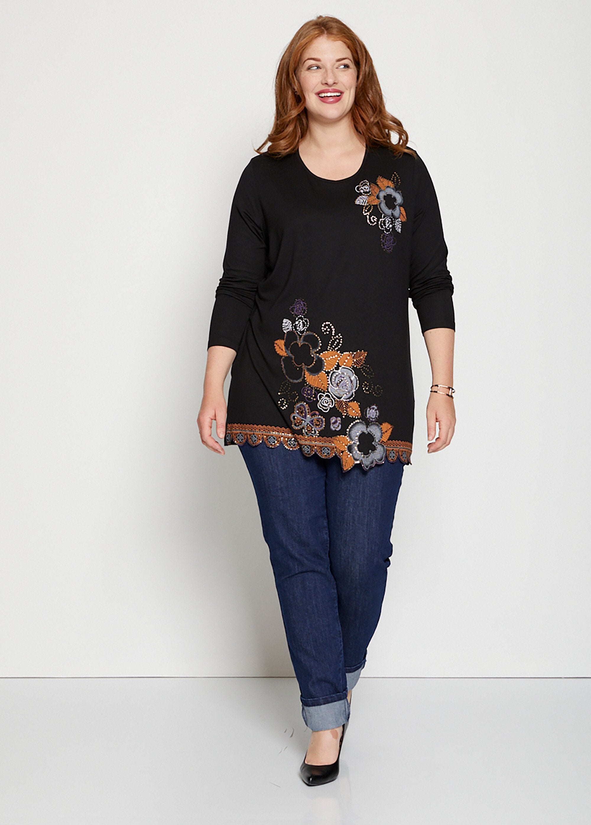 Long_tunic_with_sequined_floral_motif_Black_SF1_curvy