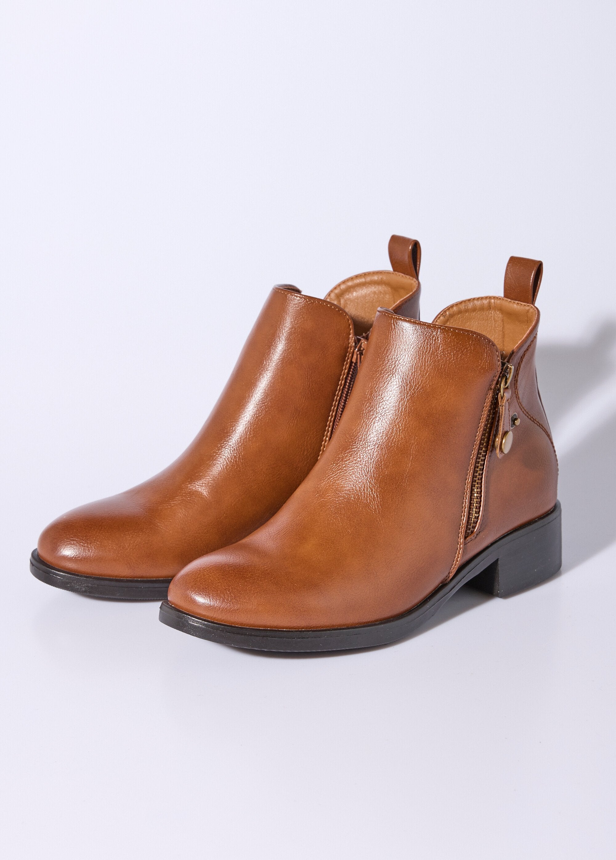 Low_boots_à_talon_large_et_zip_déco_Camel_DE1_slim