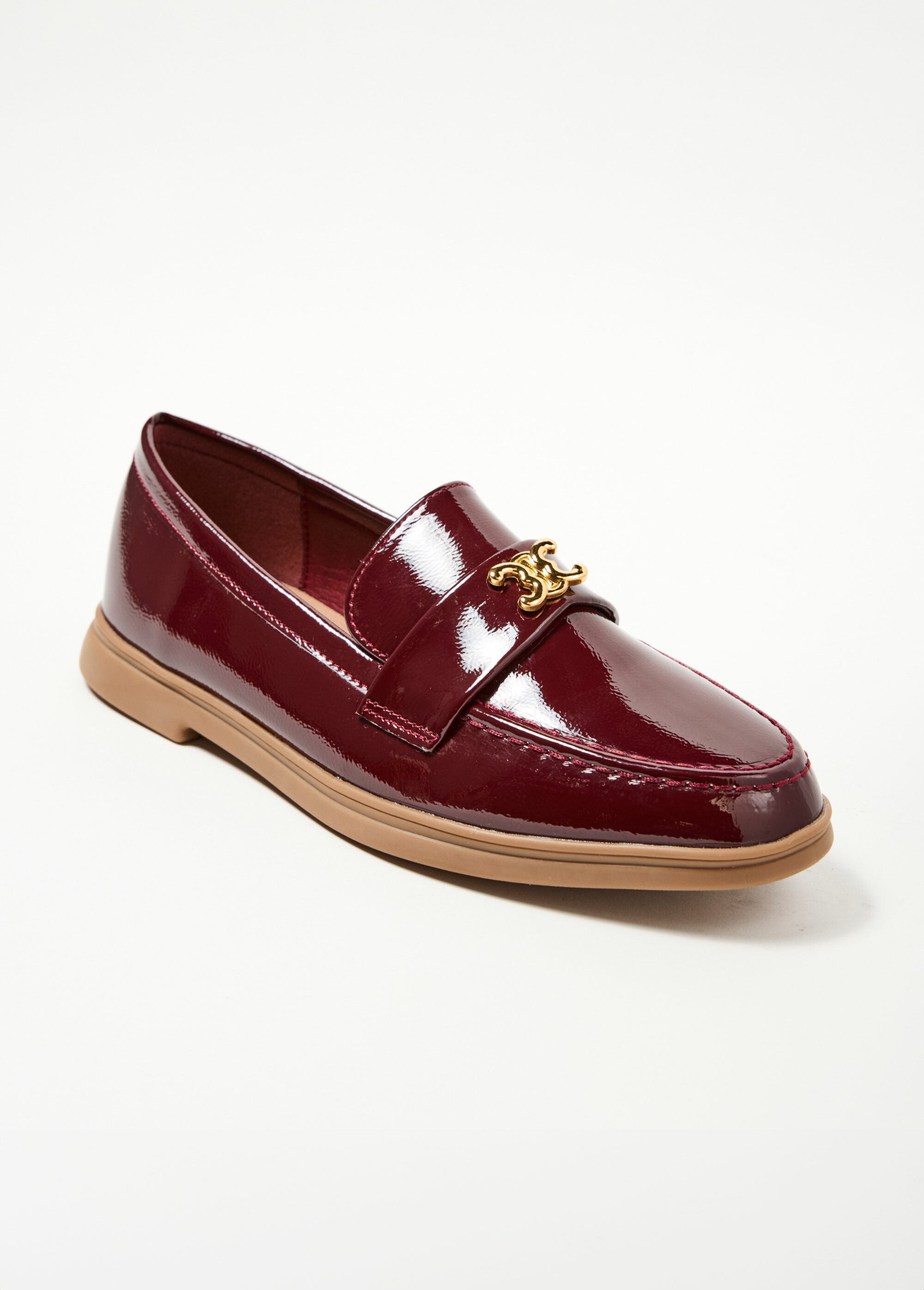 Patent_leather_loafers_with_fancy_tab_Bordeaux_FA1_slim